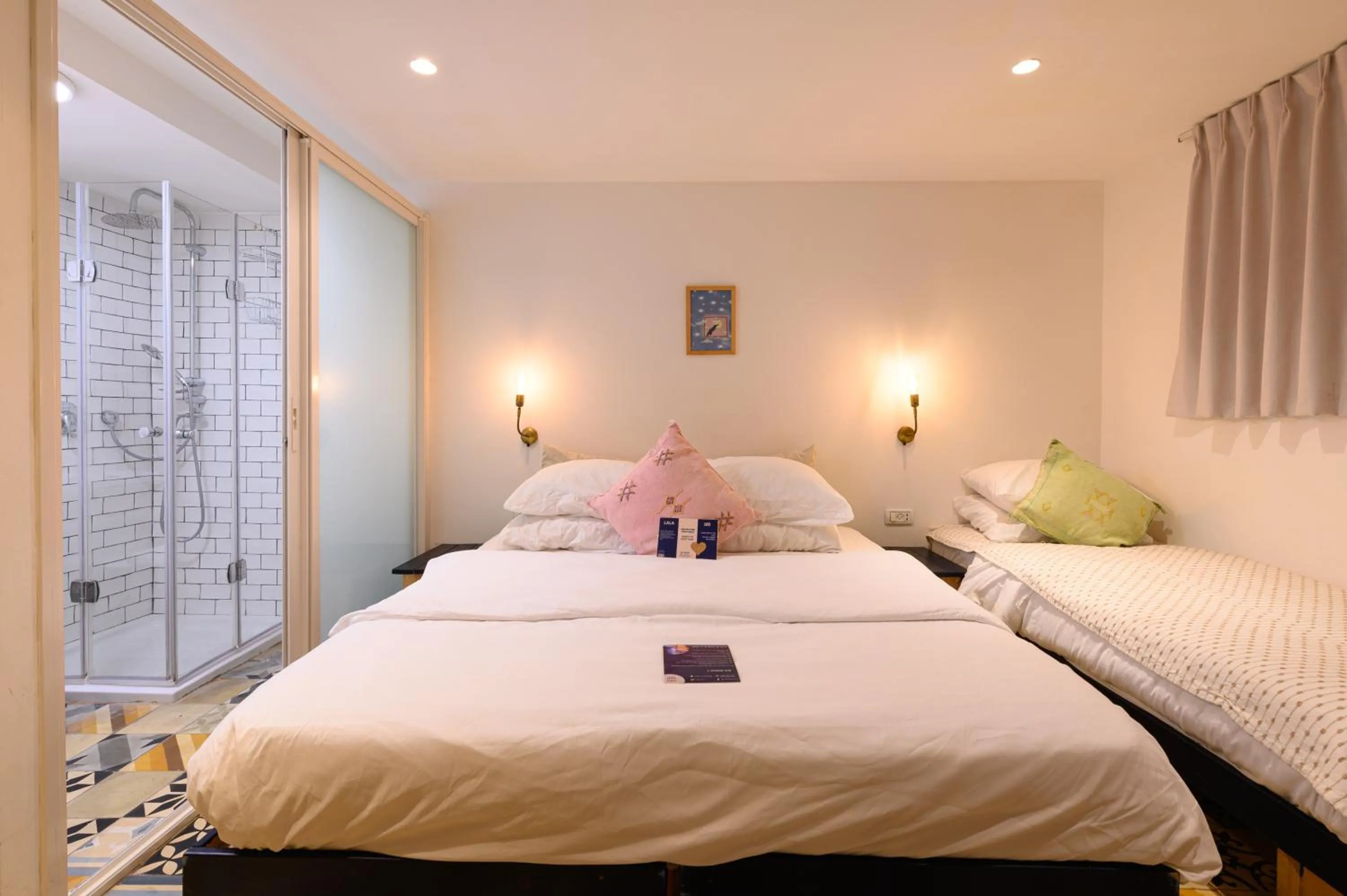 Bed in Tel-Aviv LALA Boutique Hotel