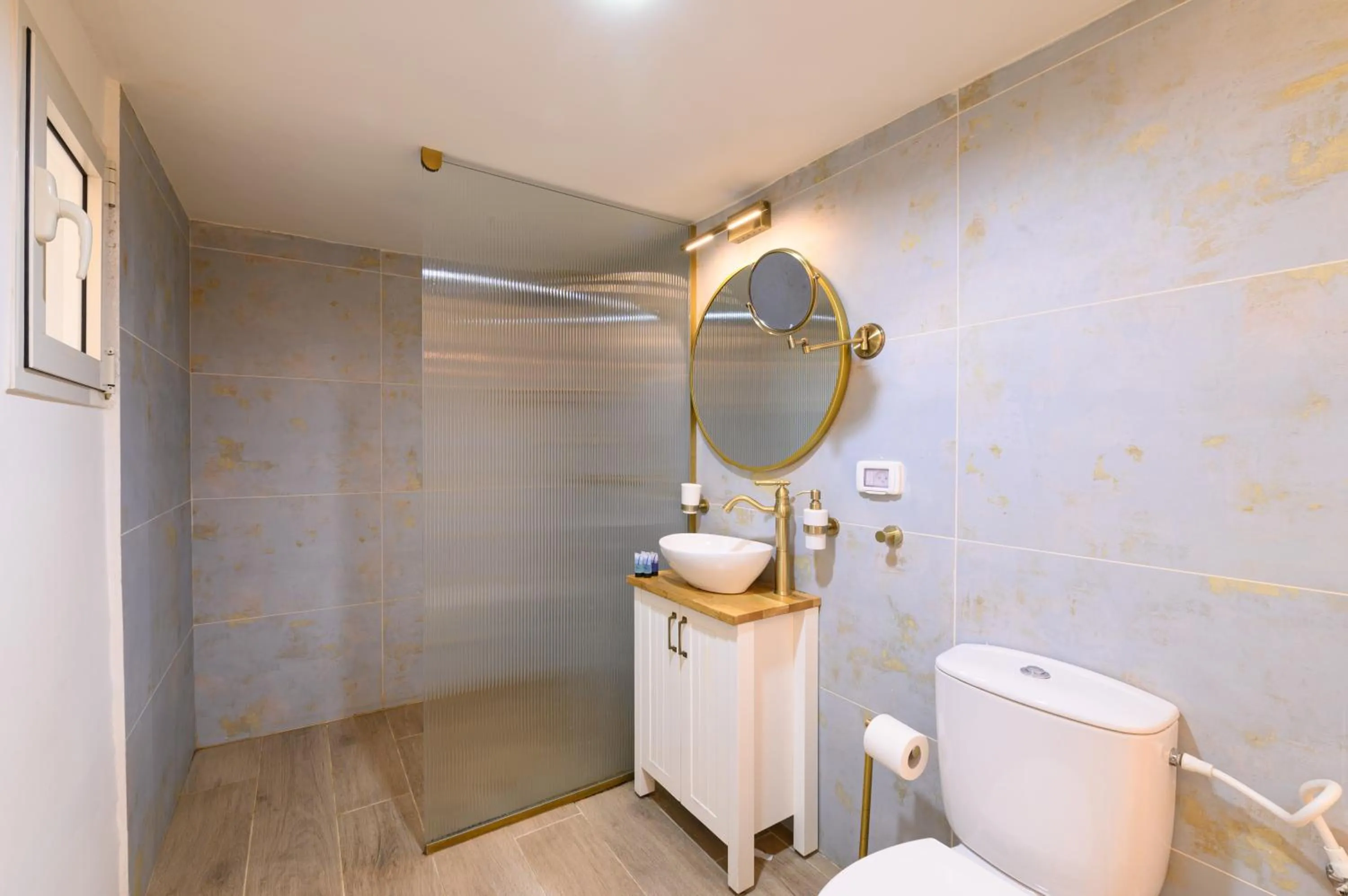 Shower in Tel-Aviv LALA Boutique Hotel