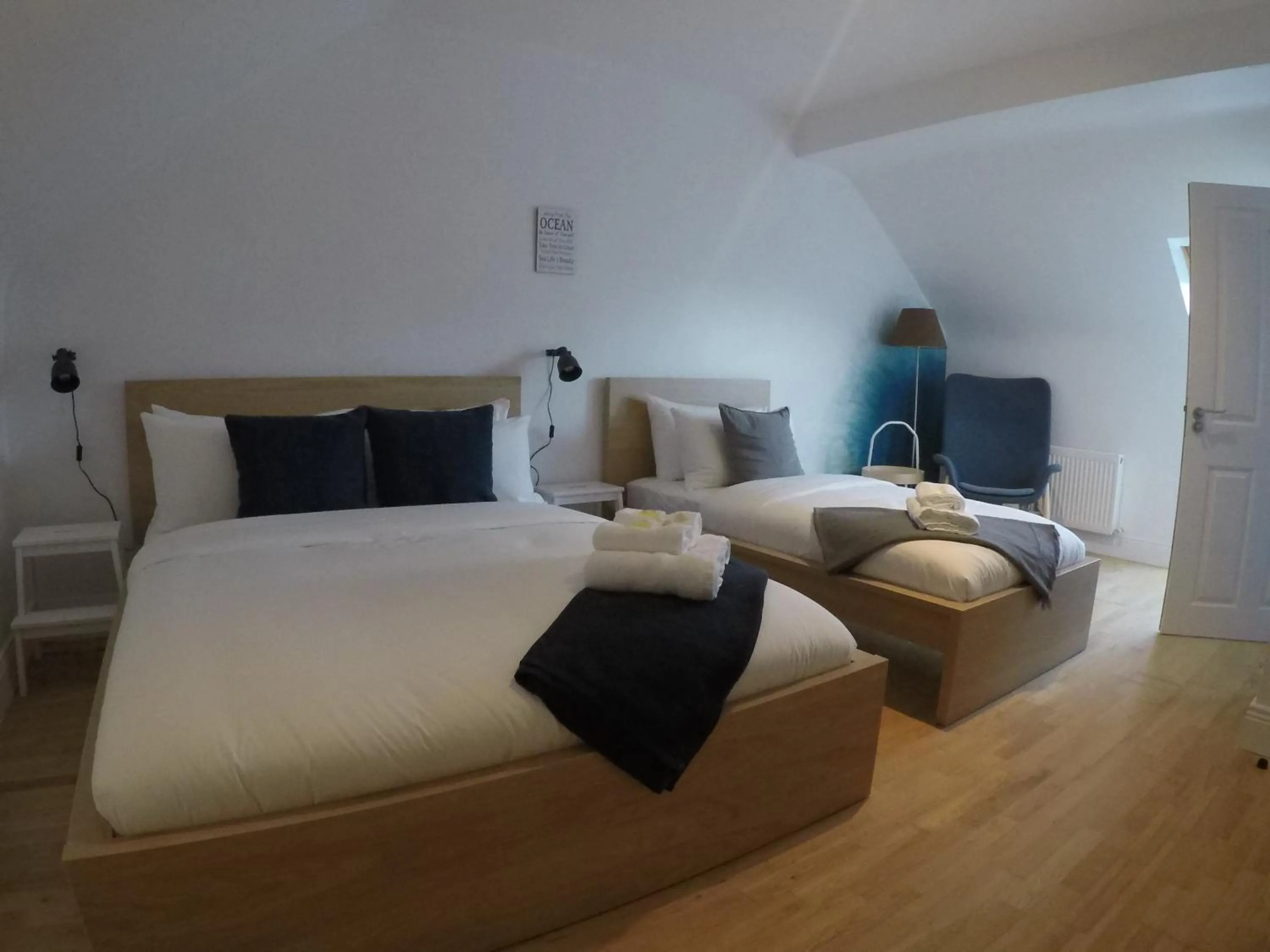 Triple Room with Private Bathroom in Seagull Cottage B&B