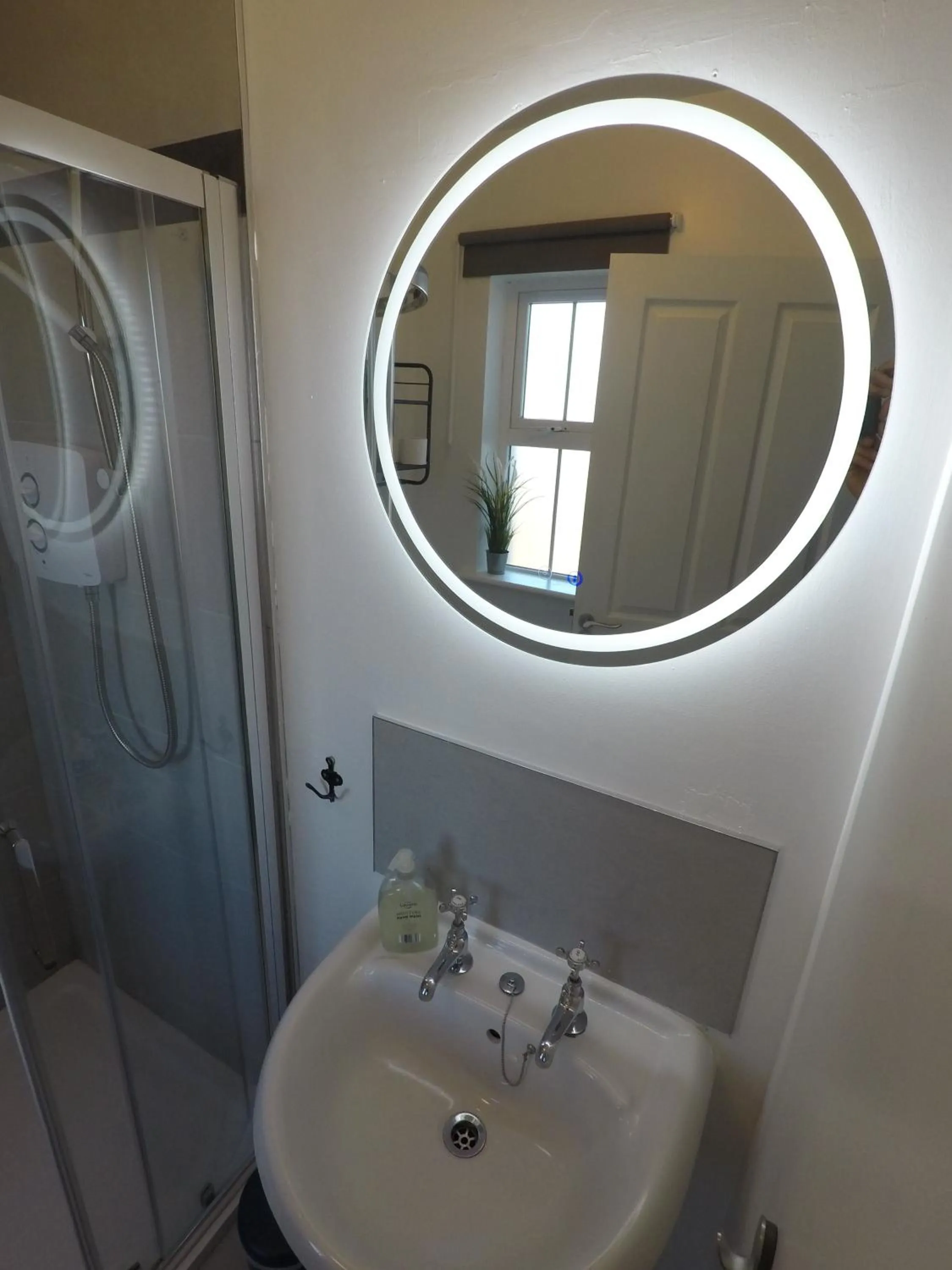 Bathroom in Seagull Cottage B&B