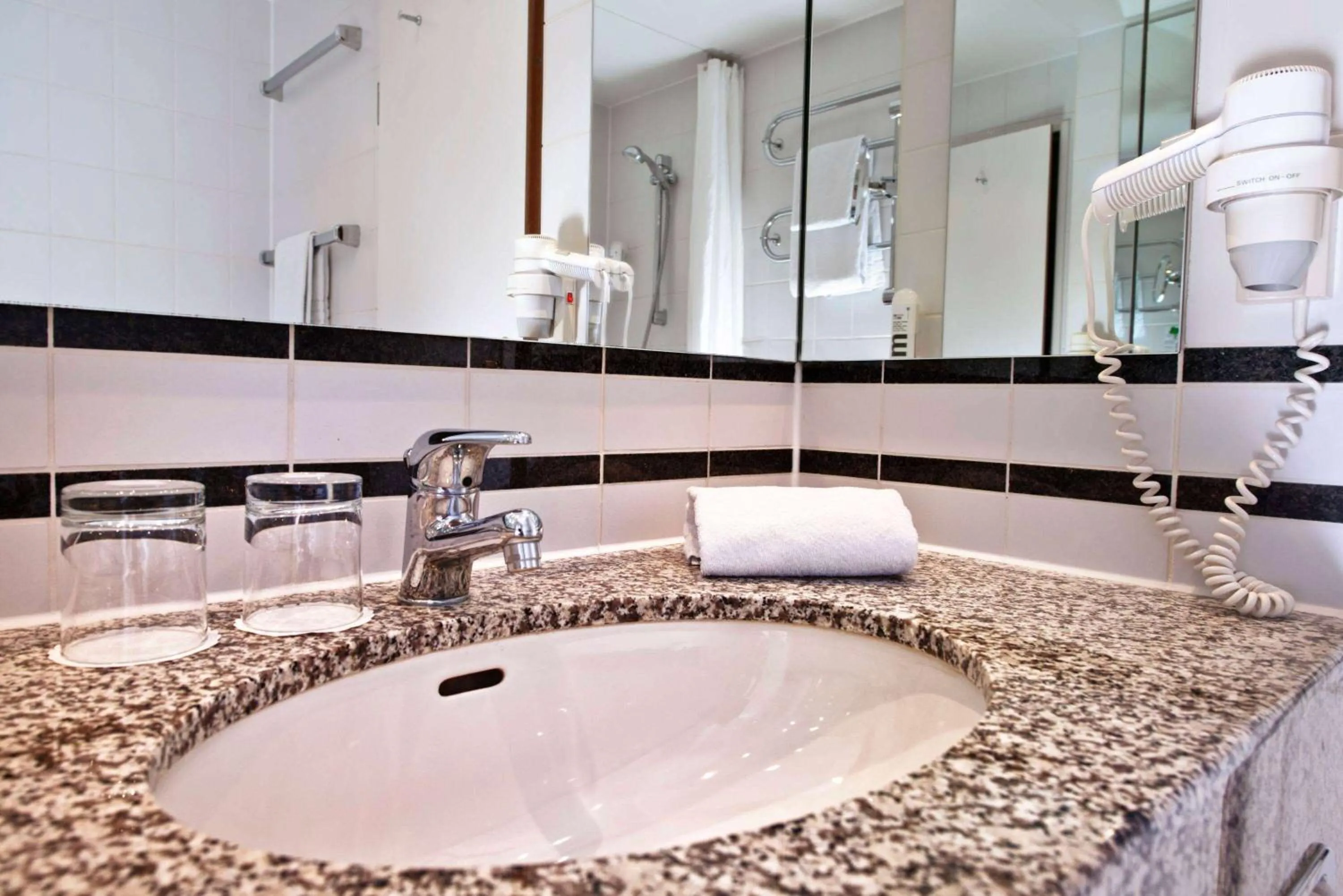 Photo of the whole room in Wyndham Garden Hennigsdorf Berlin