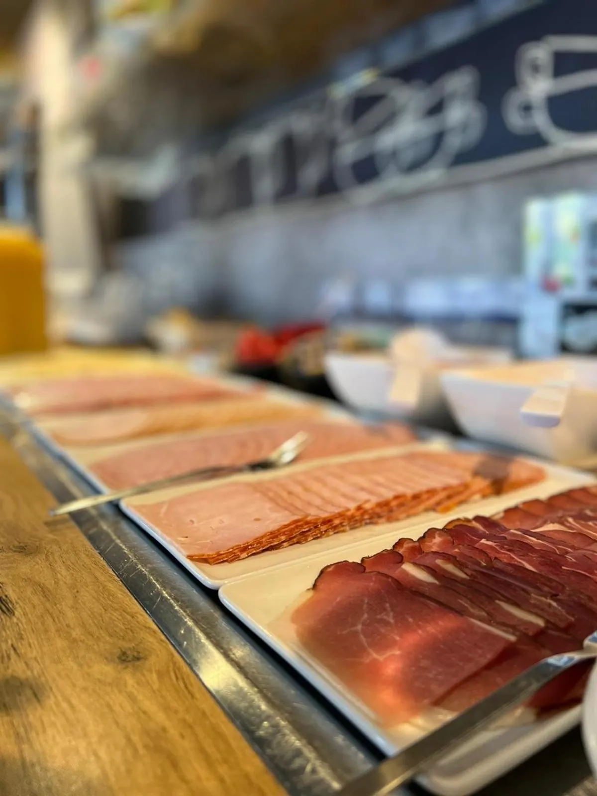 Food and drinks in ibis budget Muenchen Putzbrunn