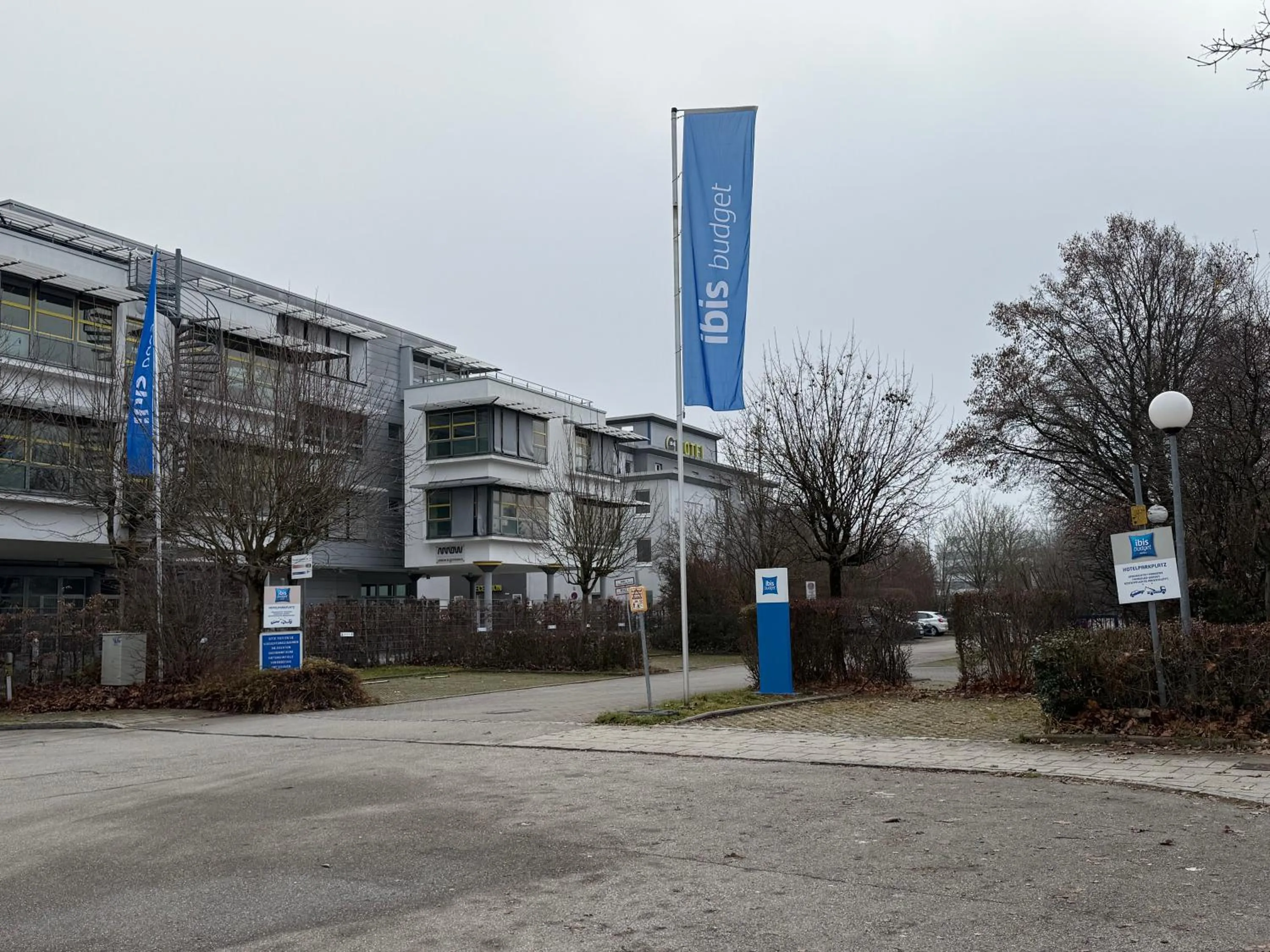 Parking in ibis budget Muenchen Putzbrunn