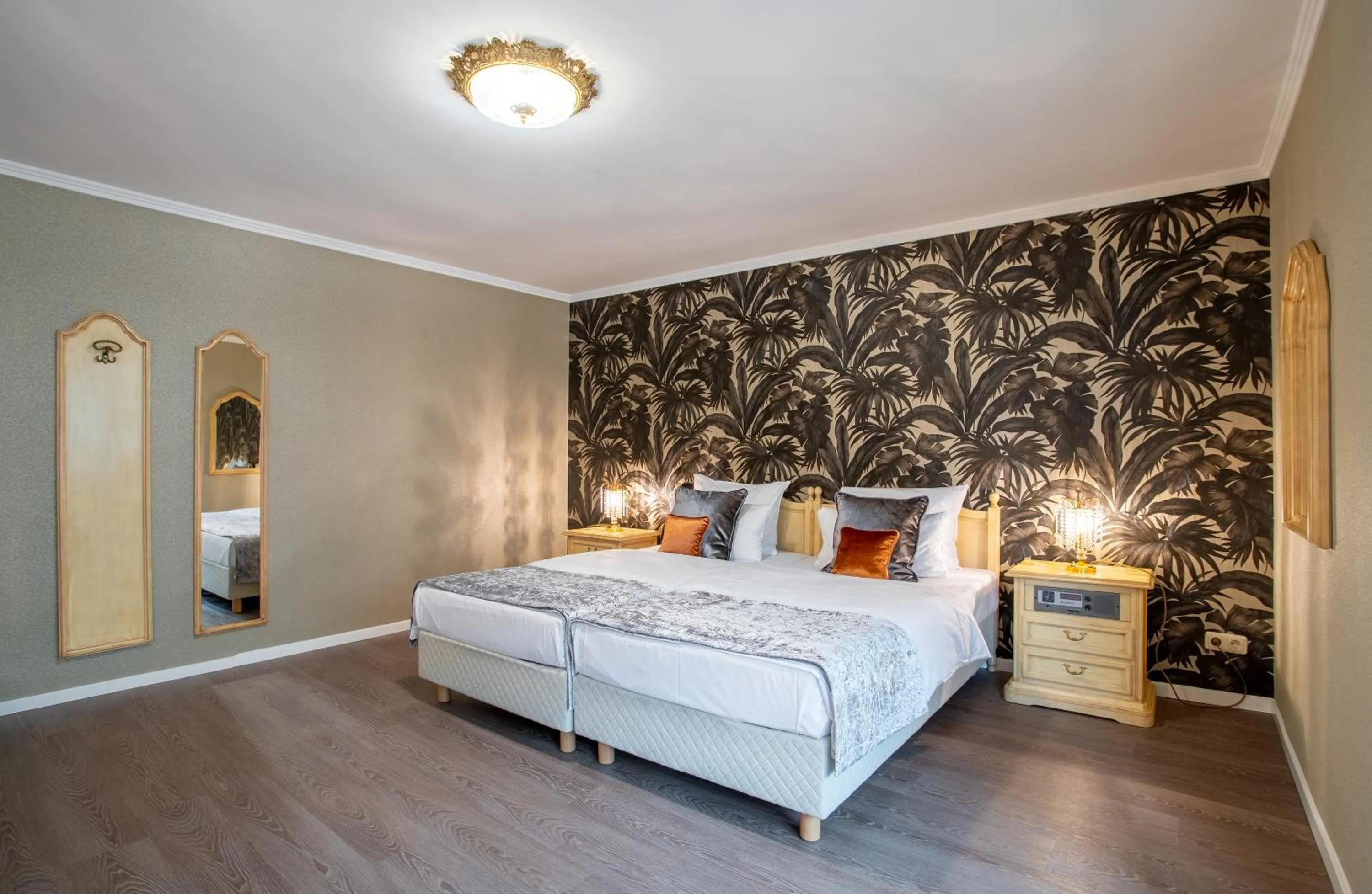 Photo of the whole room, Bed in Villa Westend Hotel an der Messe