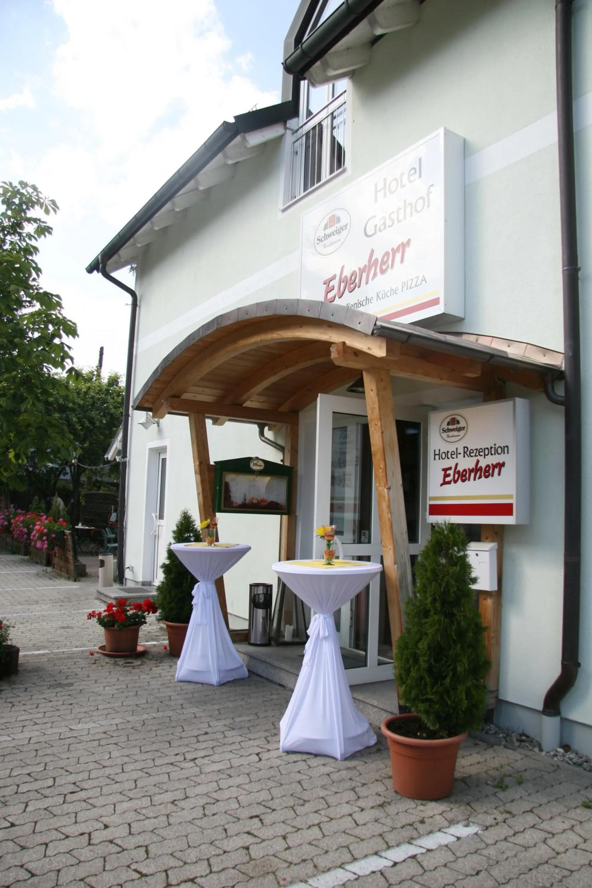 Facade/entrance in Hotel-Gasthof Eberherr