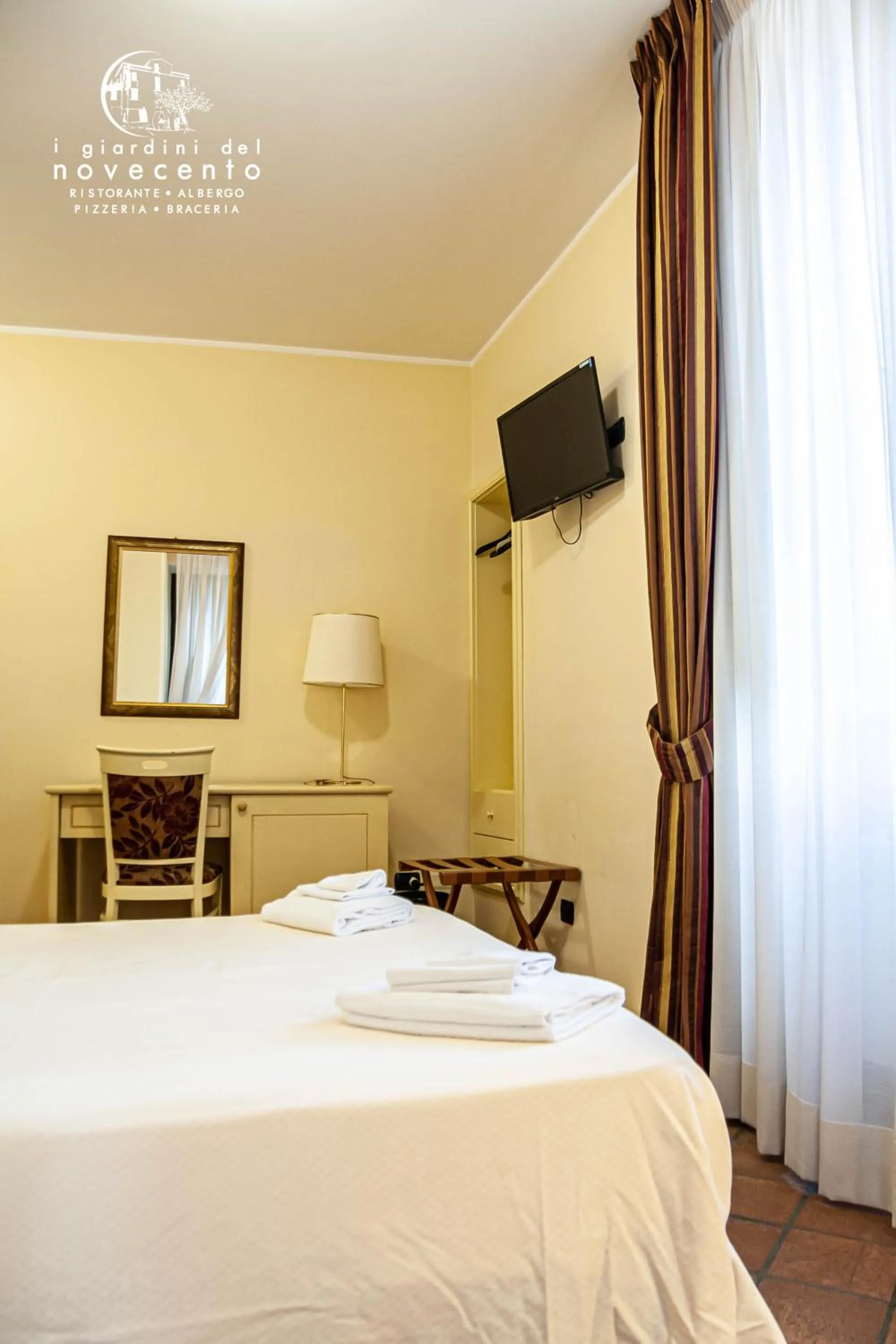 Deluxe Double or Twin Room with City View - single occupancy in I Giardini del Novecento
