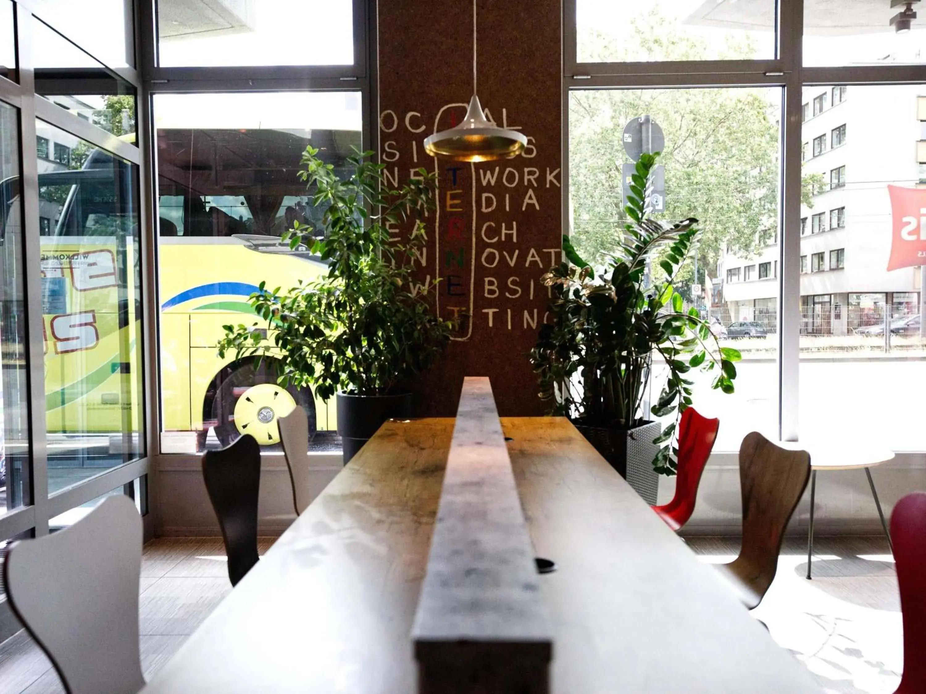 Lounge or bar in ibis Köln Centrum Lounge or bar in ibis Köln Centrum