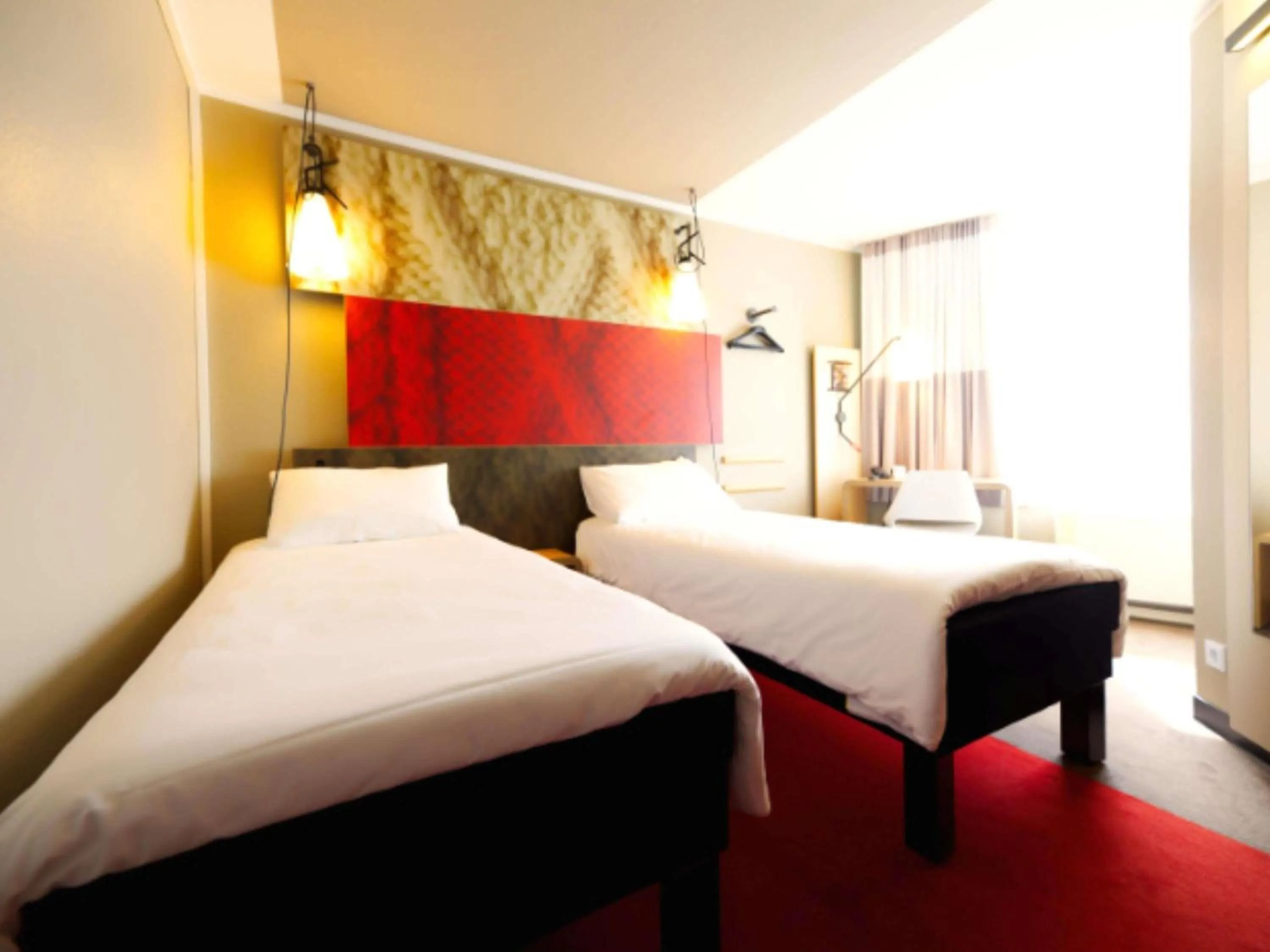 Bedroom, Bed in ibis Köln Centrum