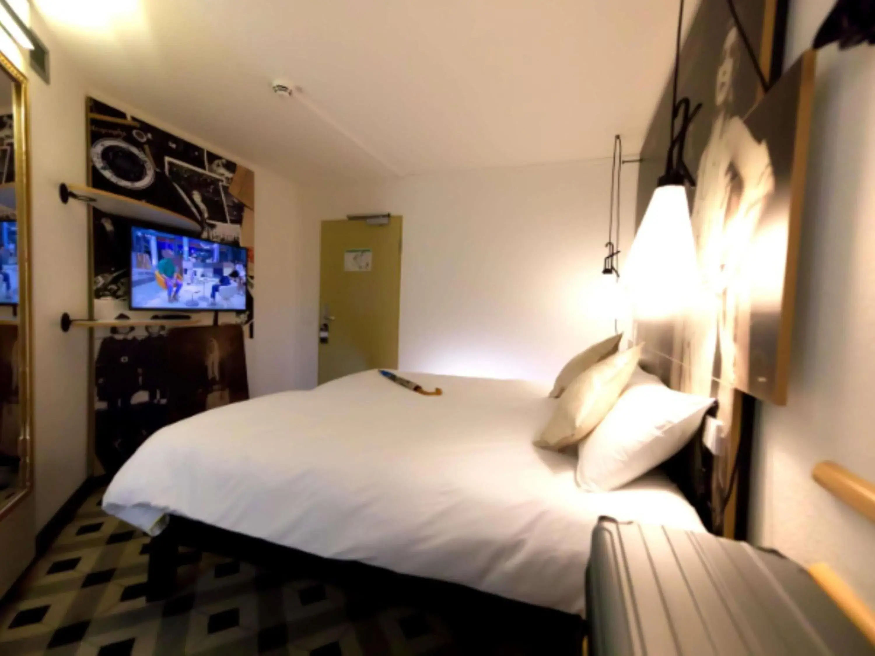 Bedroom, Bed in ibis Köln Centrum Bedroom, Bed in ibis Köln Centrum