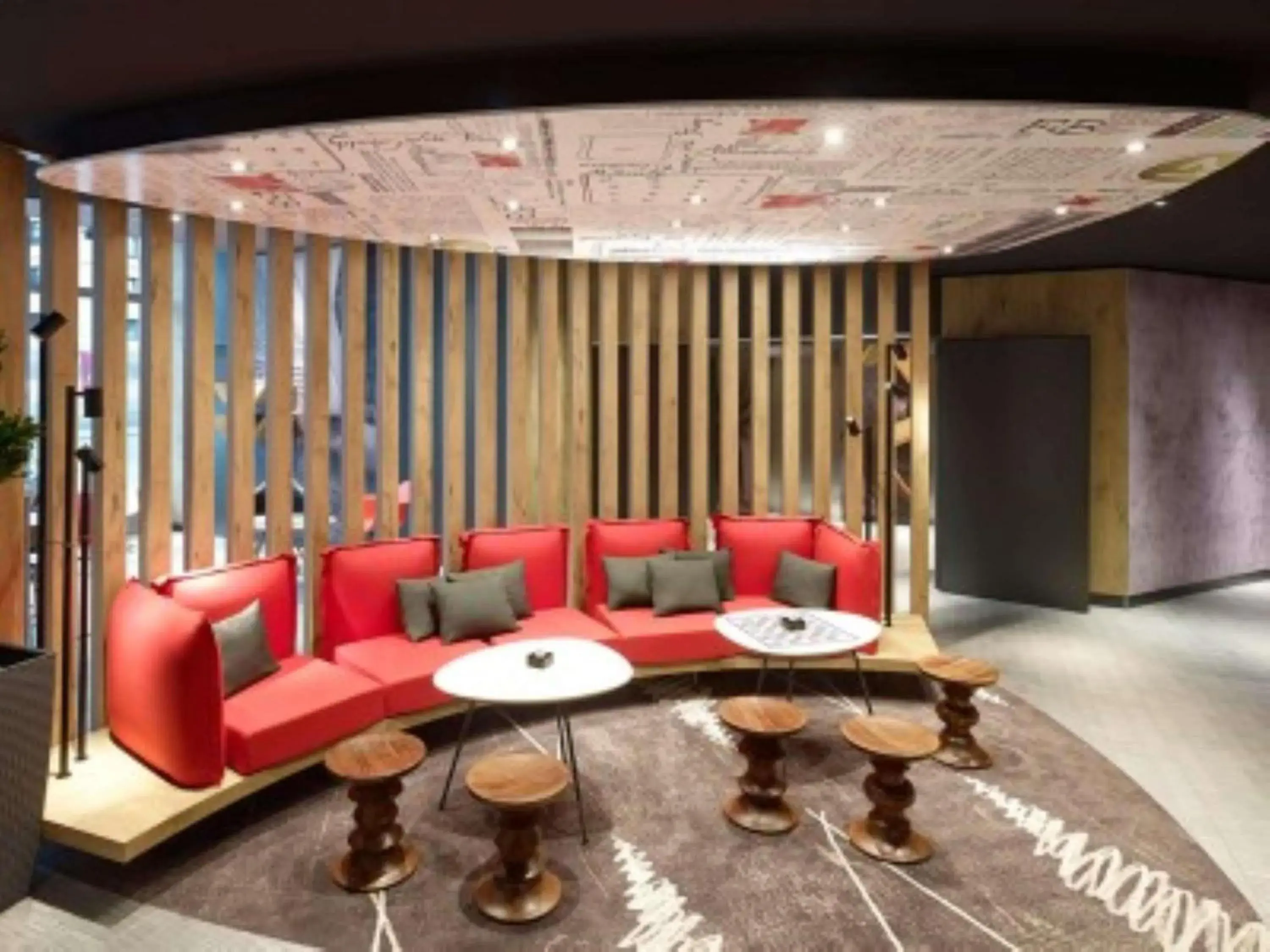 Lounge or bar in ibis Köln Centrum Lounge or bar in ibis Köln Centrum