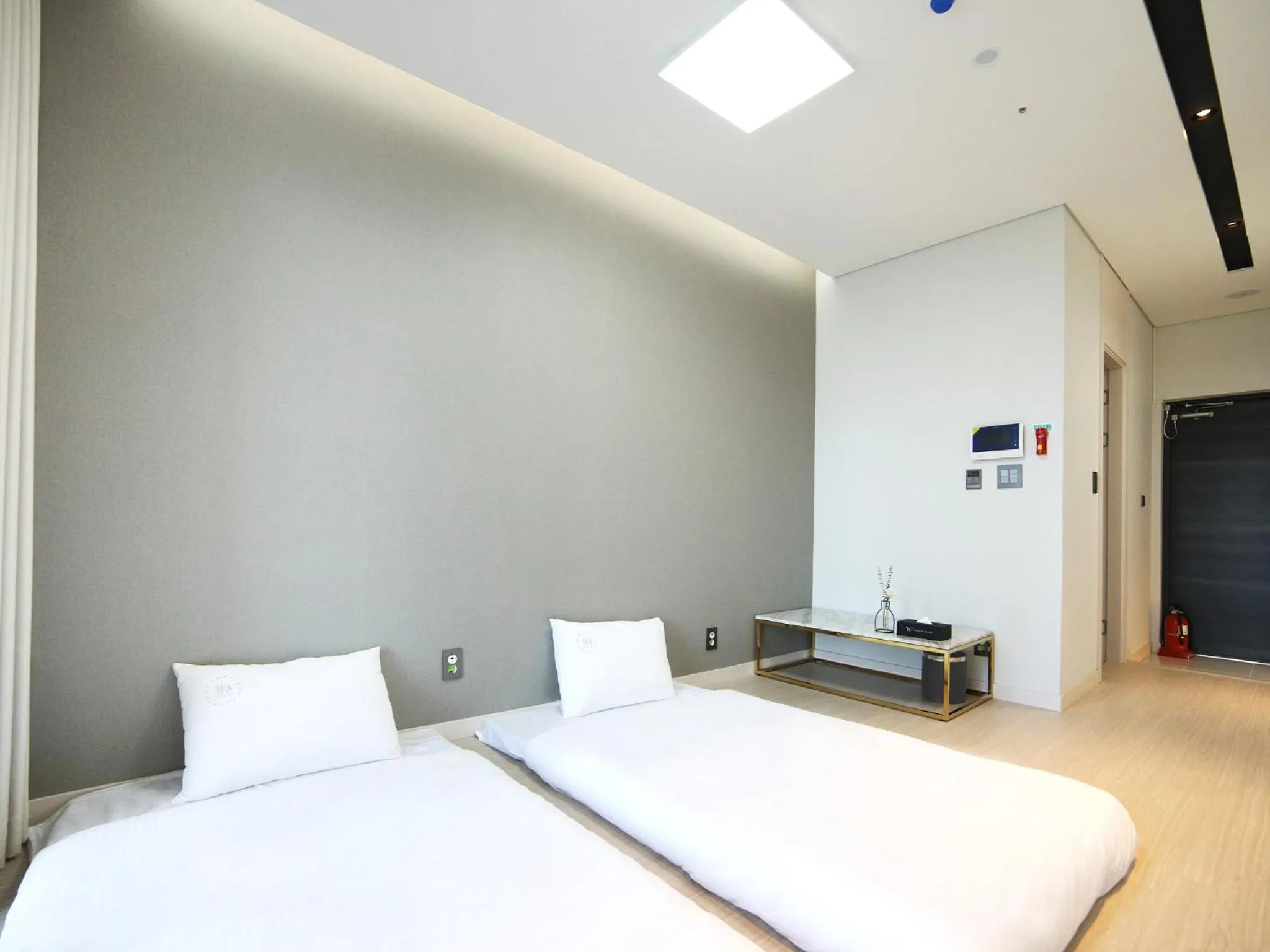 Bed in World State Hotel Sokcho