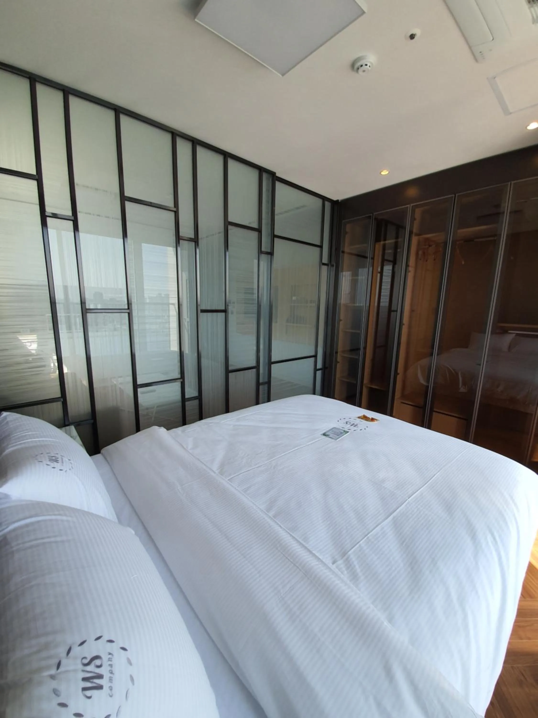 Bed in World State Hotel Sokcho