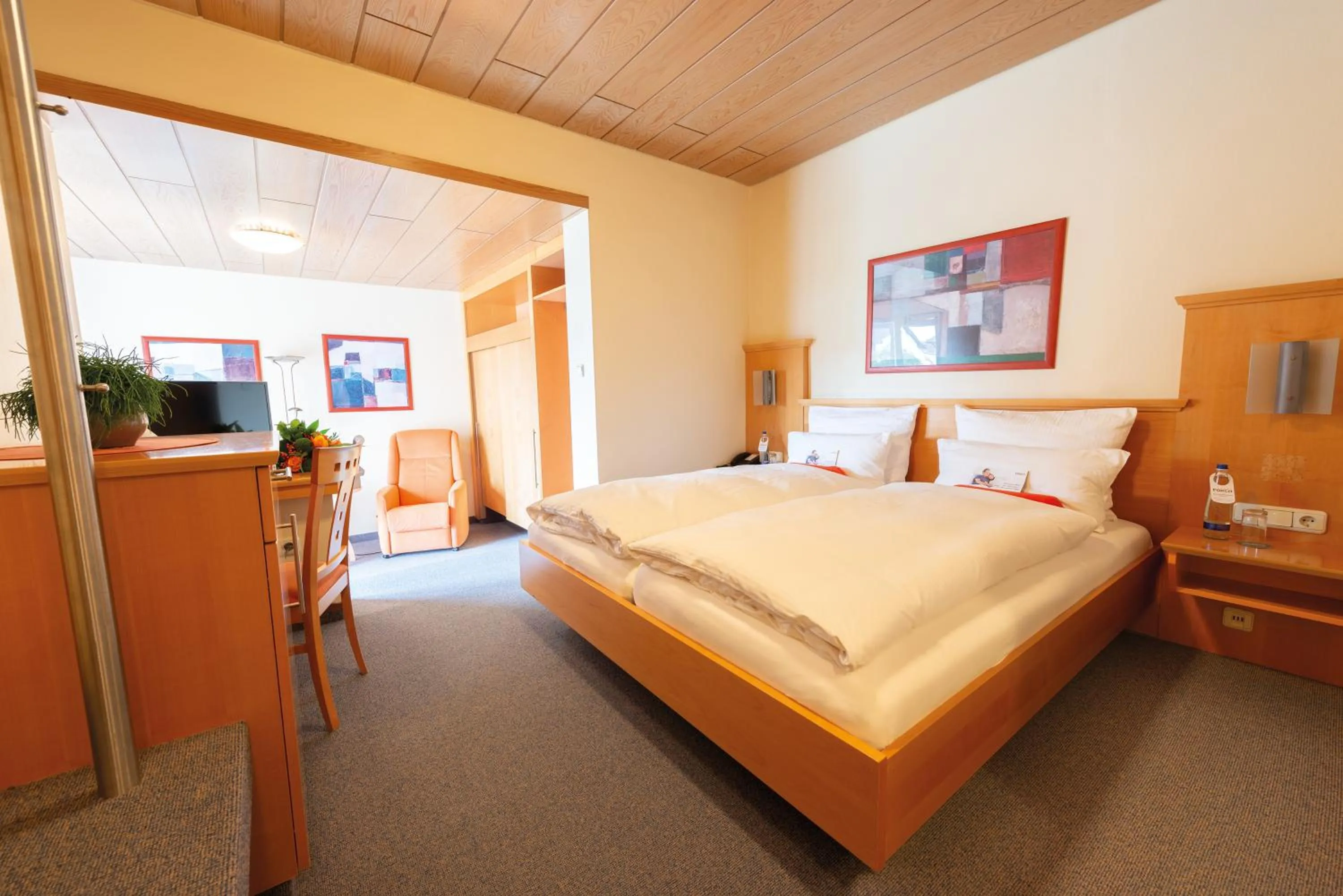 Photo of the whole room, Bed in Kur- und Wellnesshotel Förch