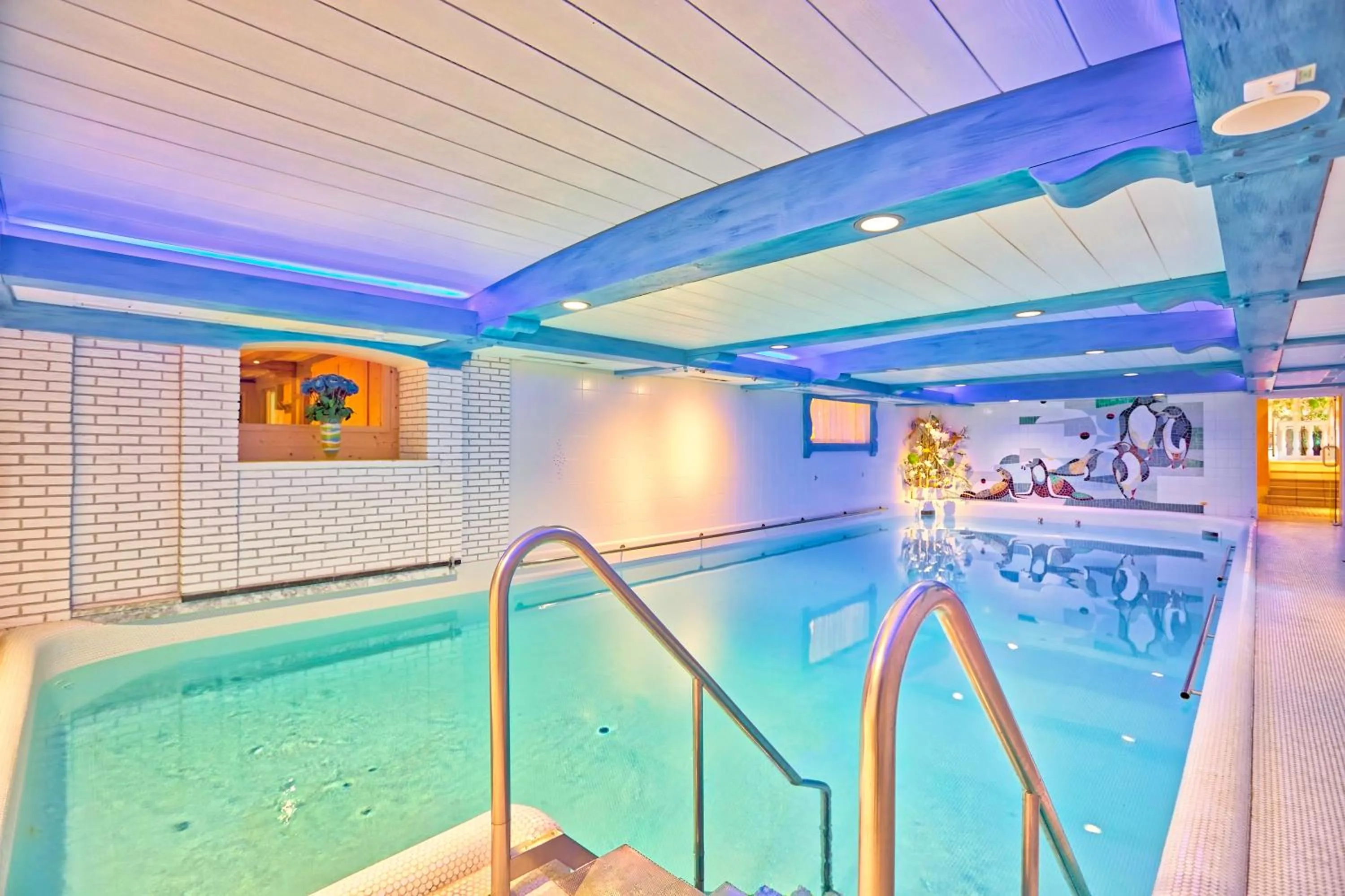 Swimming pool in Kur- und Wellnesshotel Förch