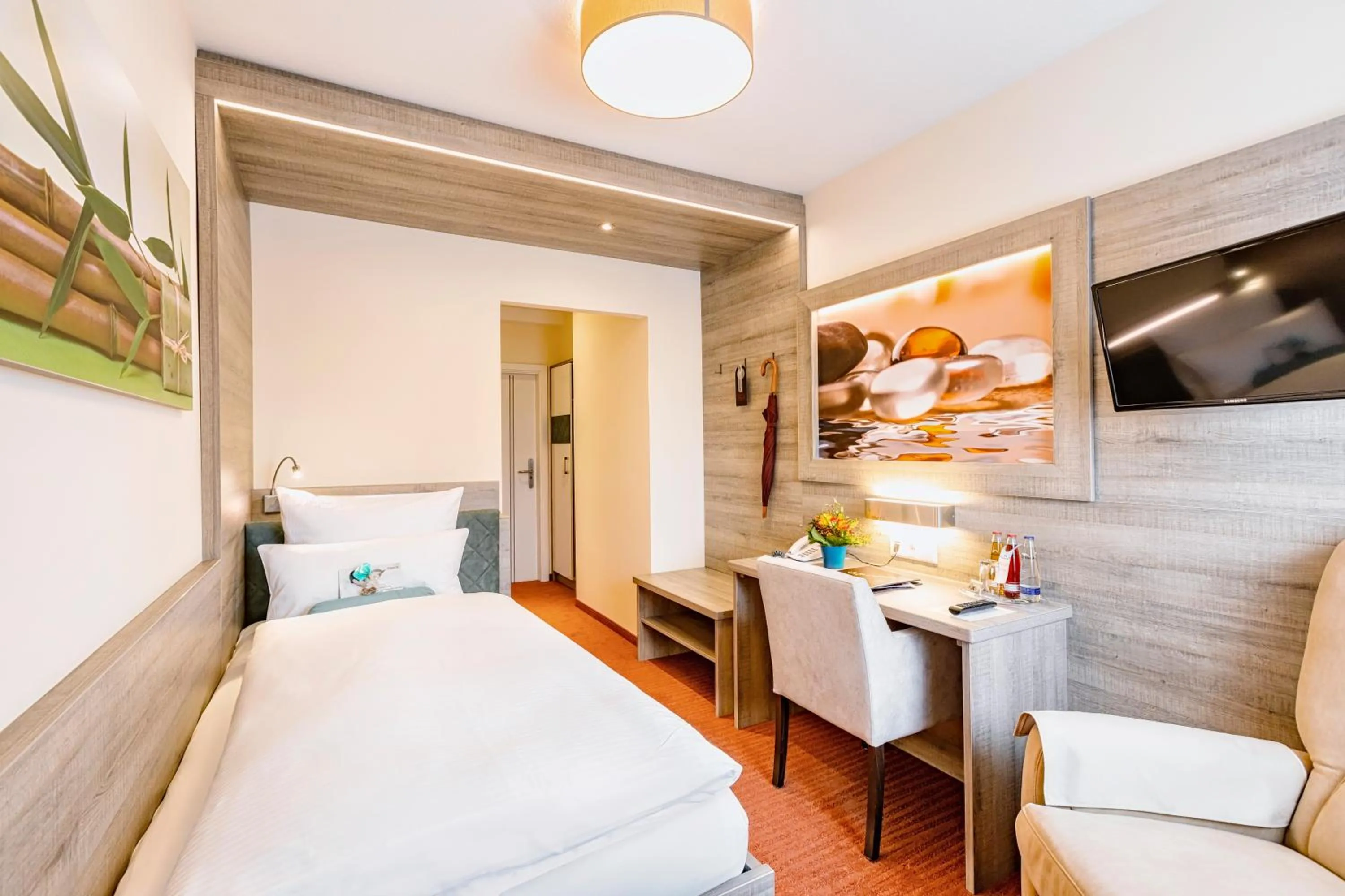 Photo of the whole room, Bed in Kur- und Wellnesshotel Förch