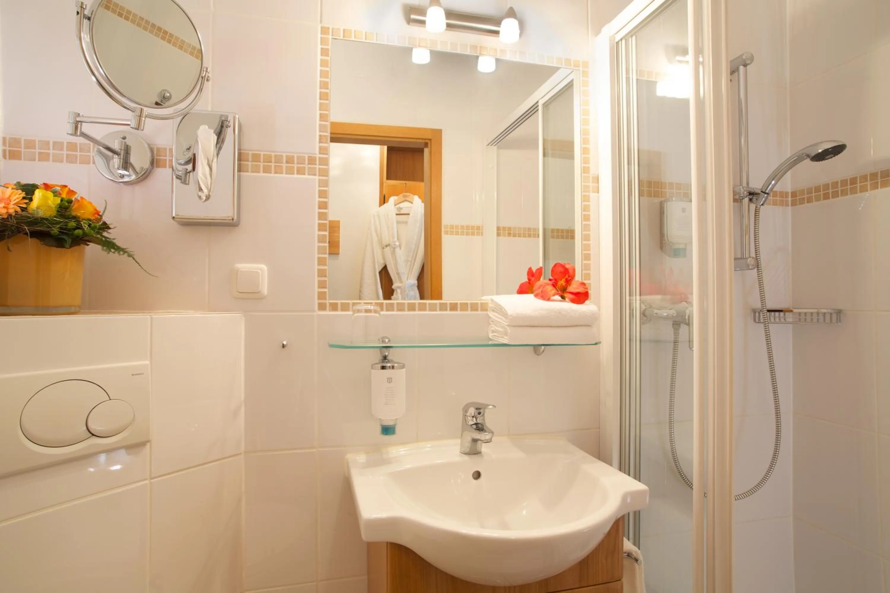 Bathroom in Kur- und Wellnesshotel Förch