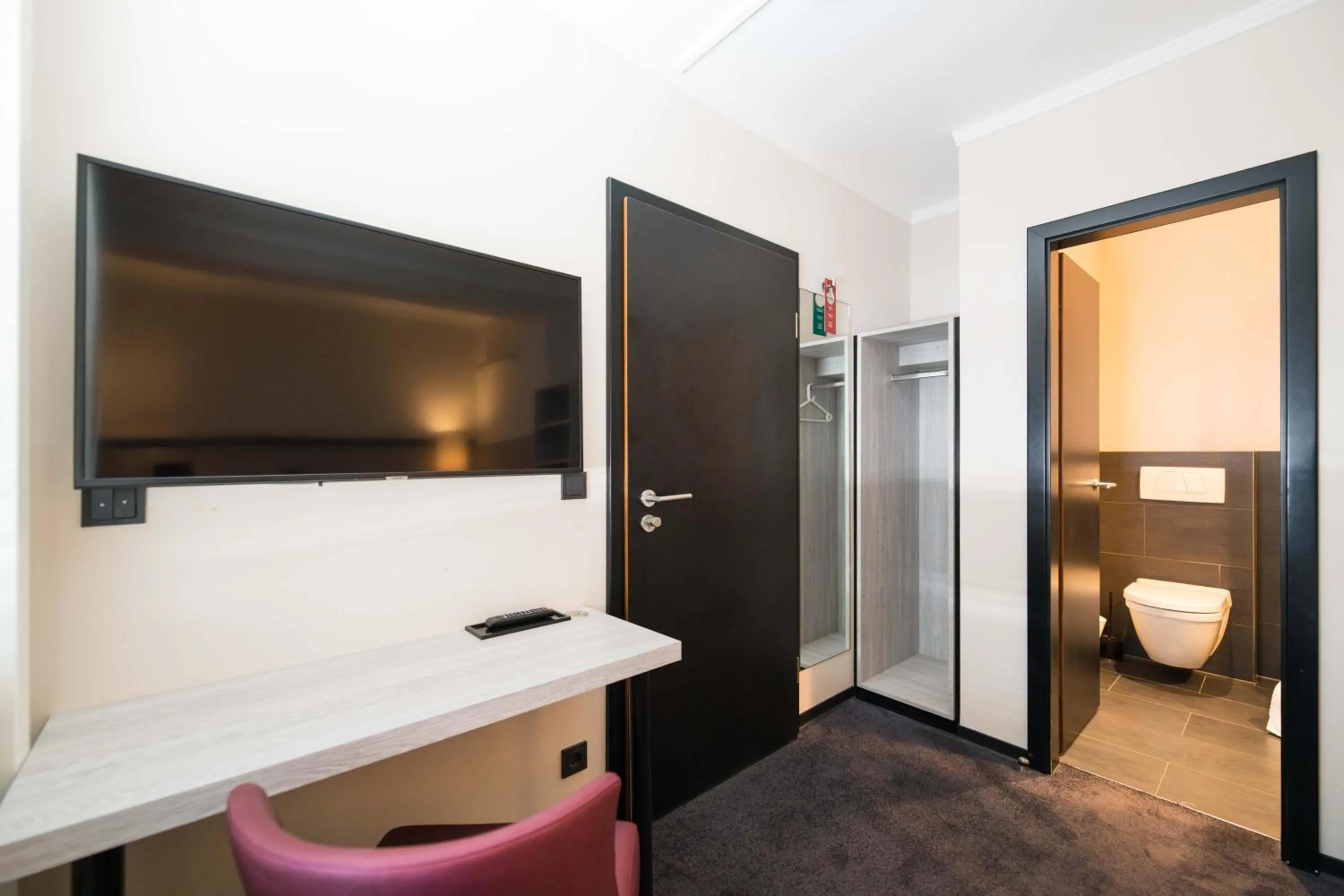 Bathroom in Hotel Topas Frankfurt City Centre