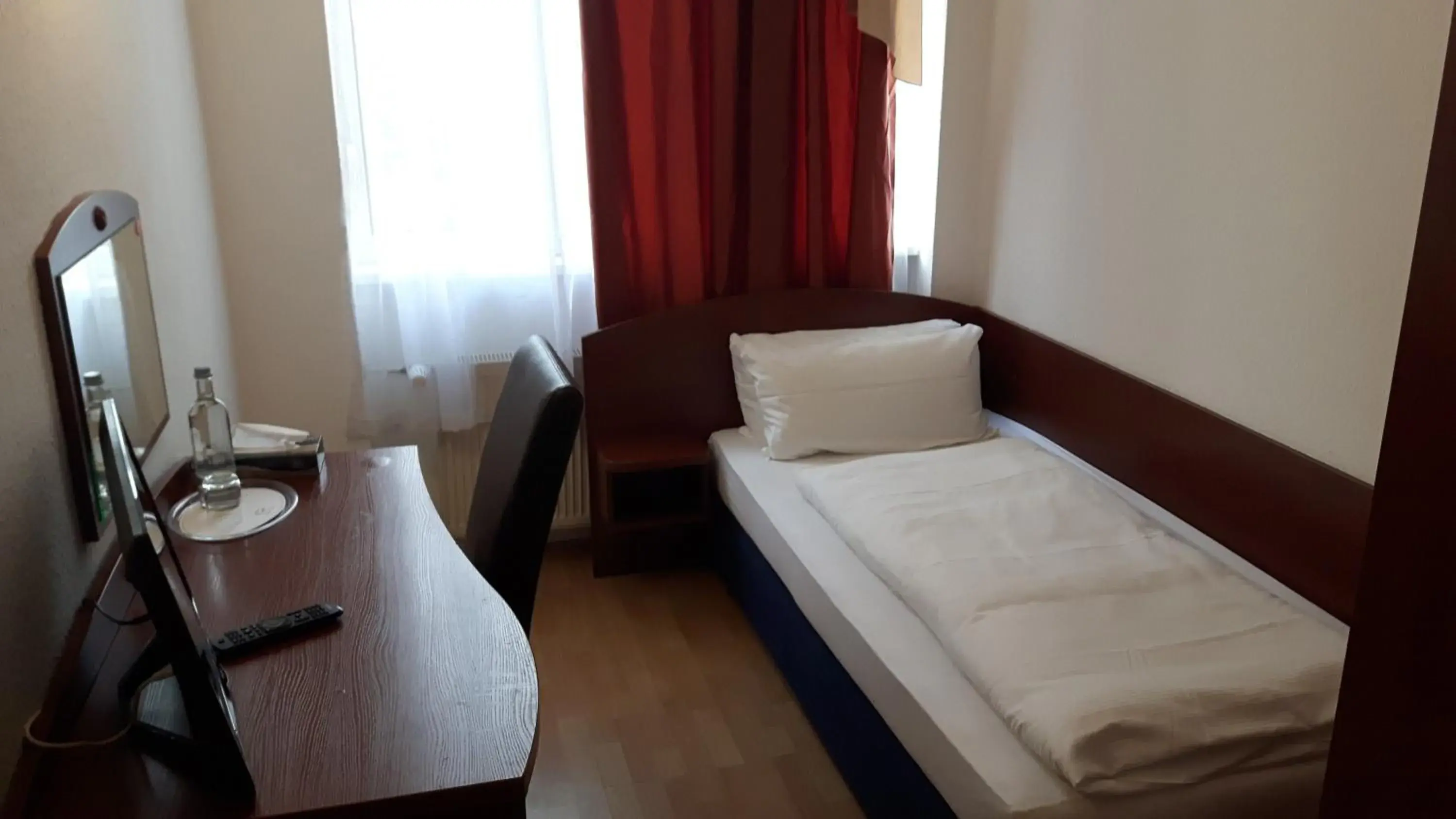 Photo of the whole room, Bed in Hotel Aurelia