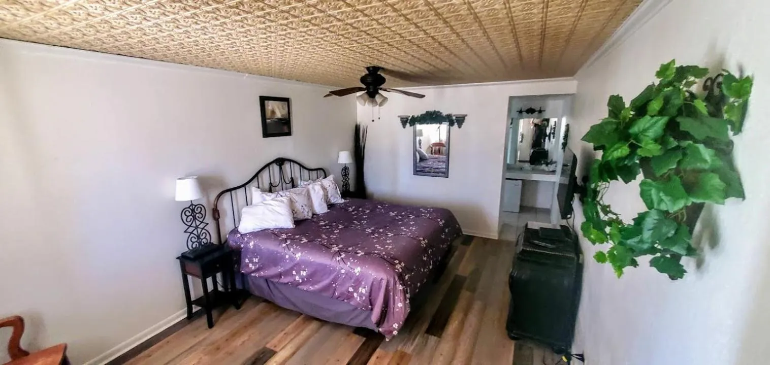 Bed in Terrace Park Inn