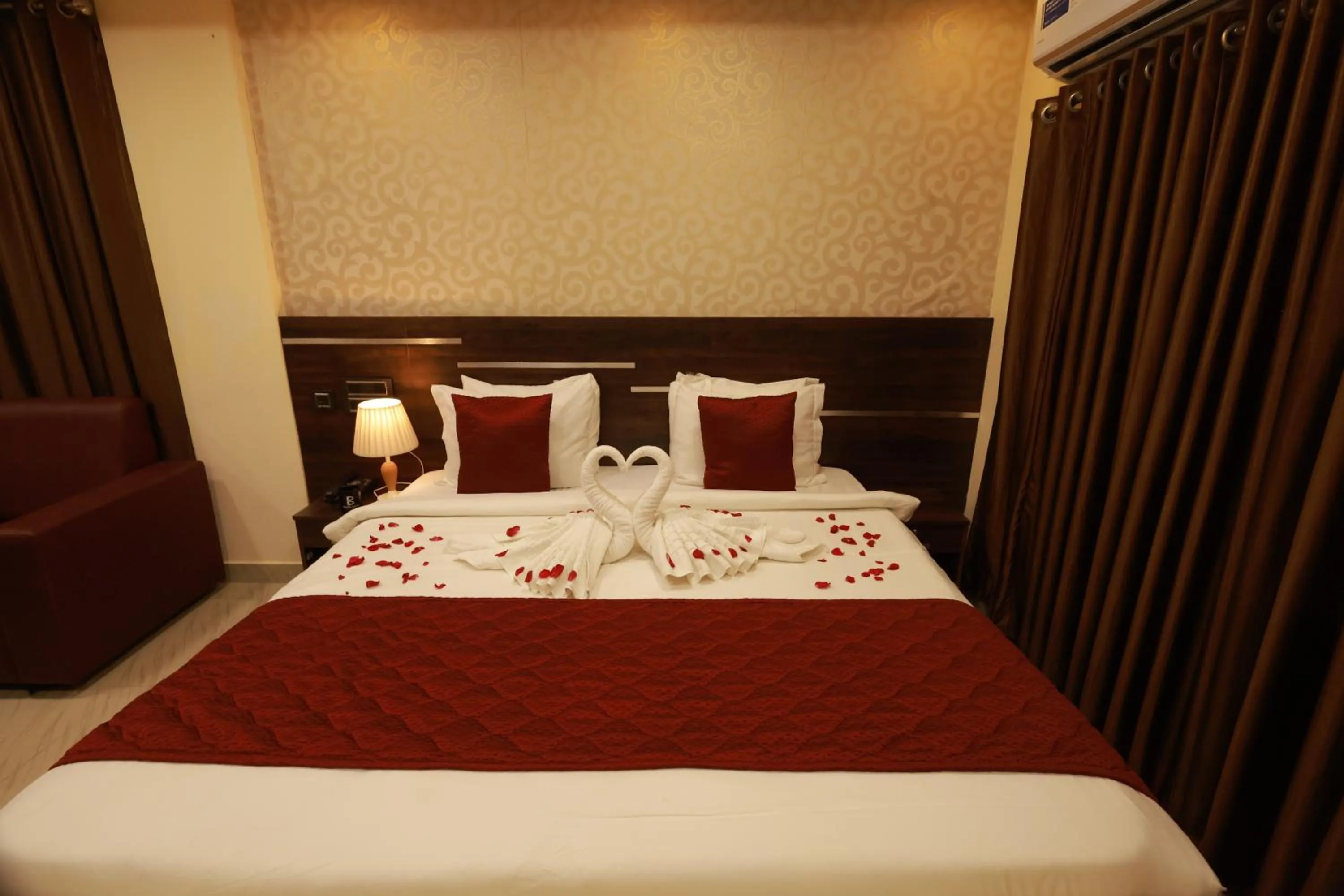 Bedroom, Bed in Builda Park inn