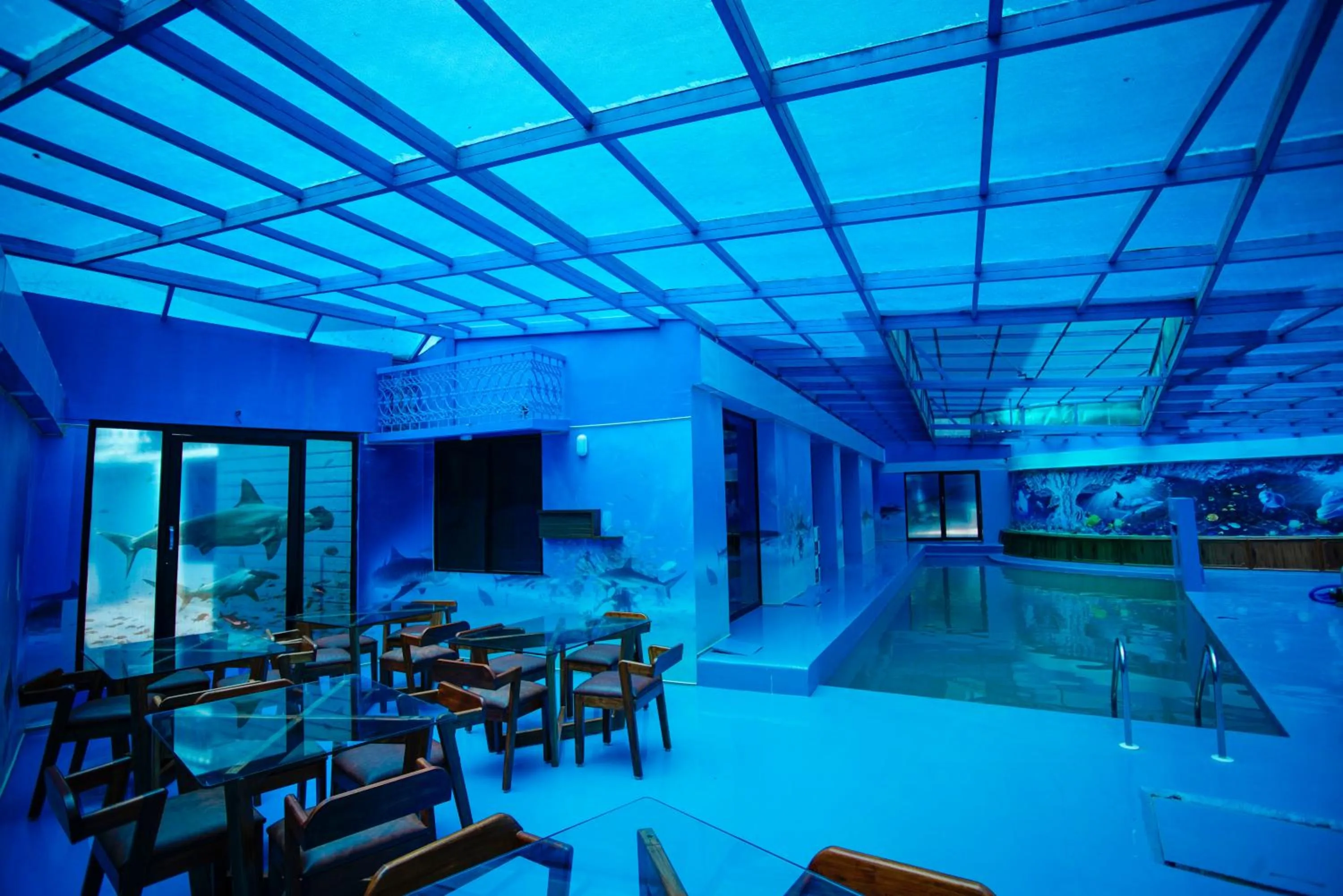 Pool view in Builda Park inn