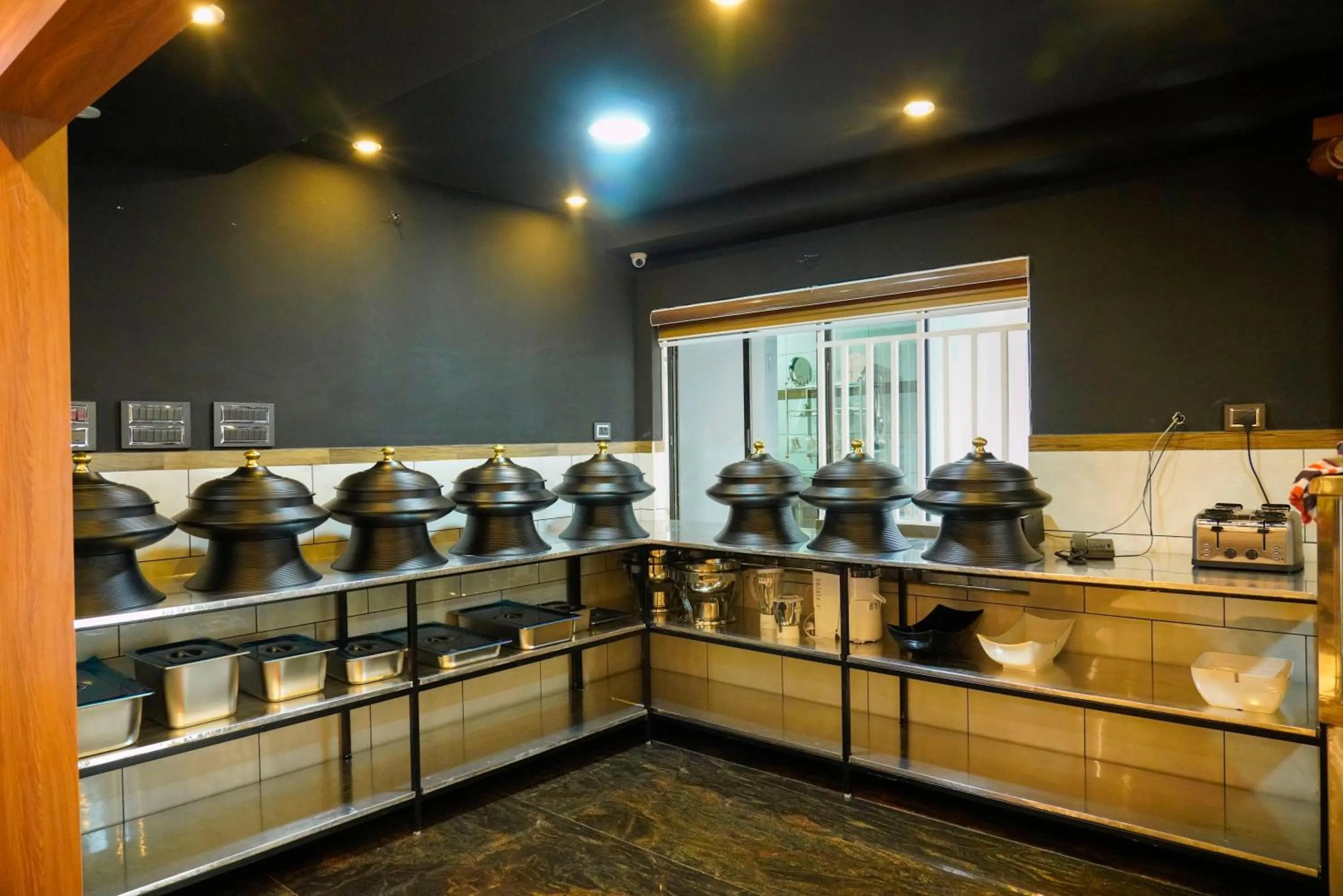 Restaurant/places to eat in Builda Park inn