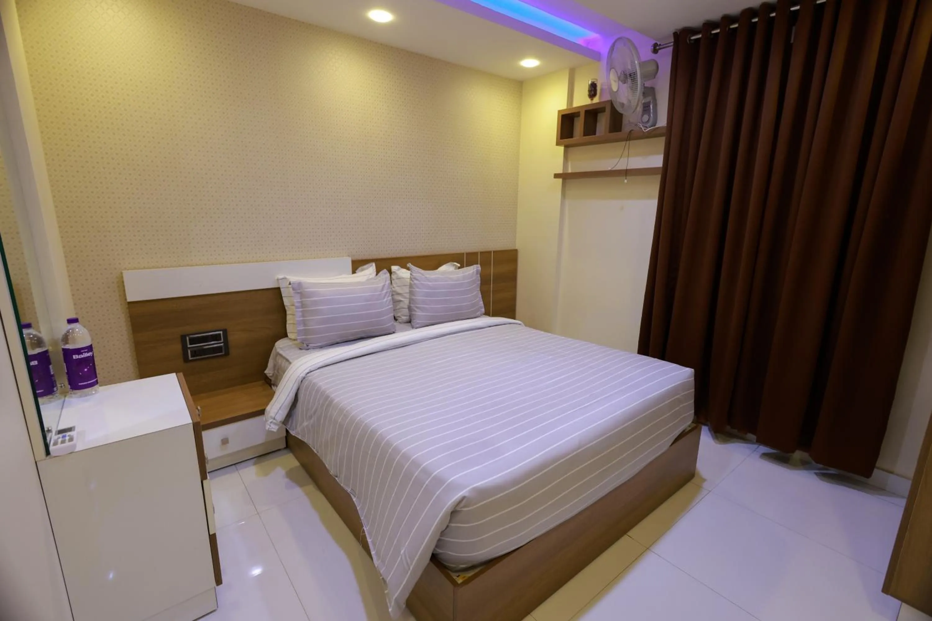 Bedroom, Bed in Builda Park inn