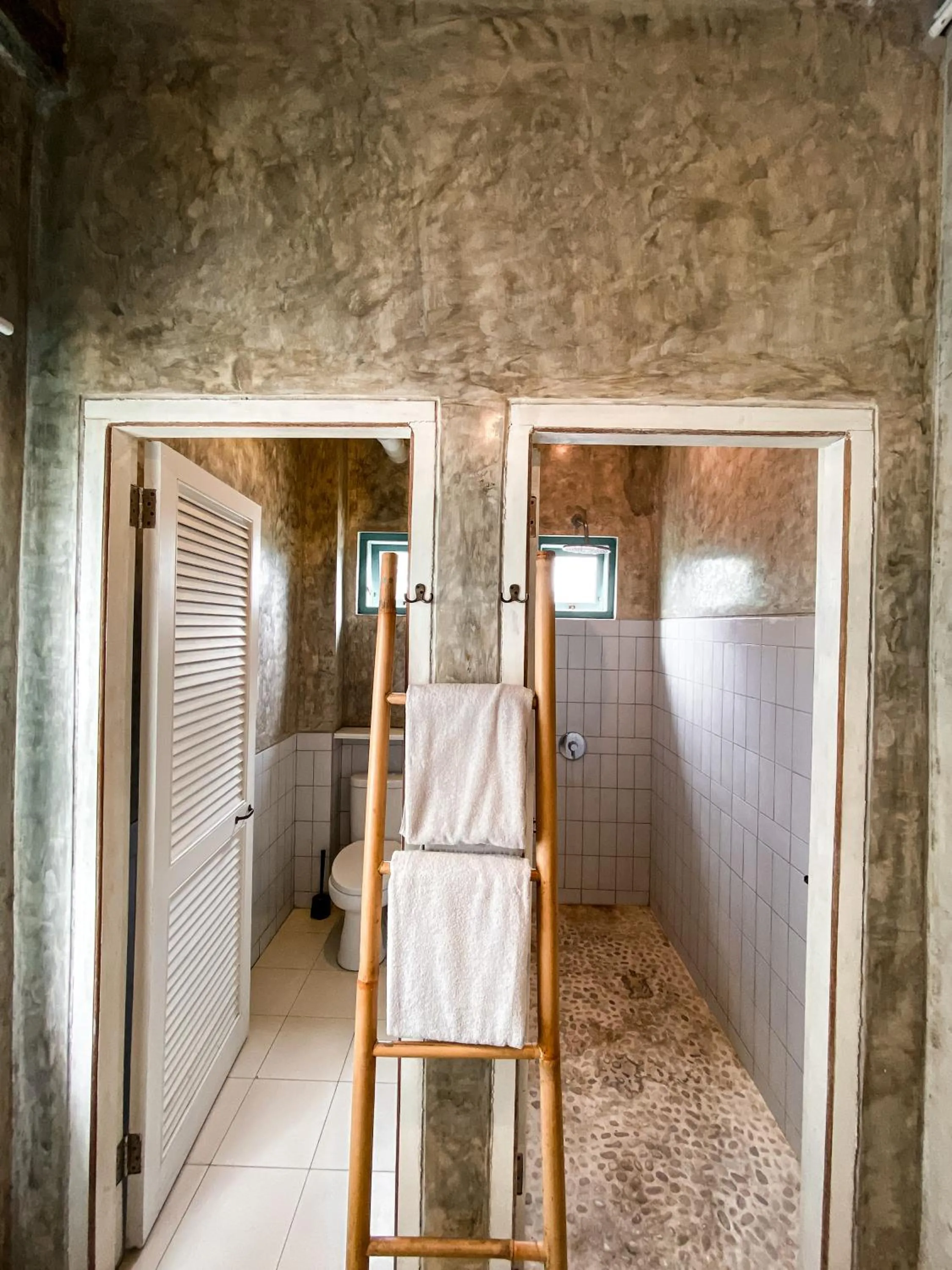 Bathroom in Good Mantra Studio