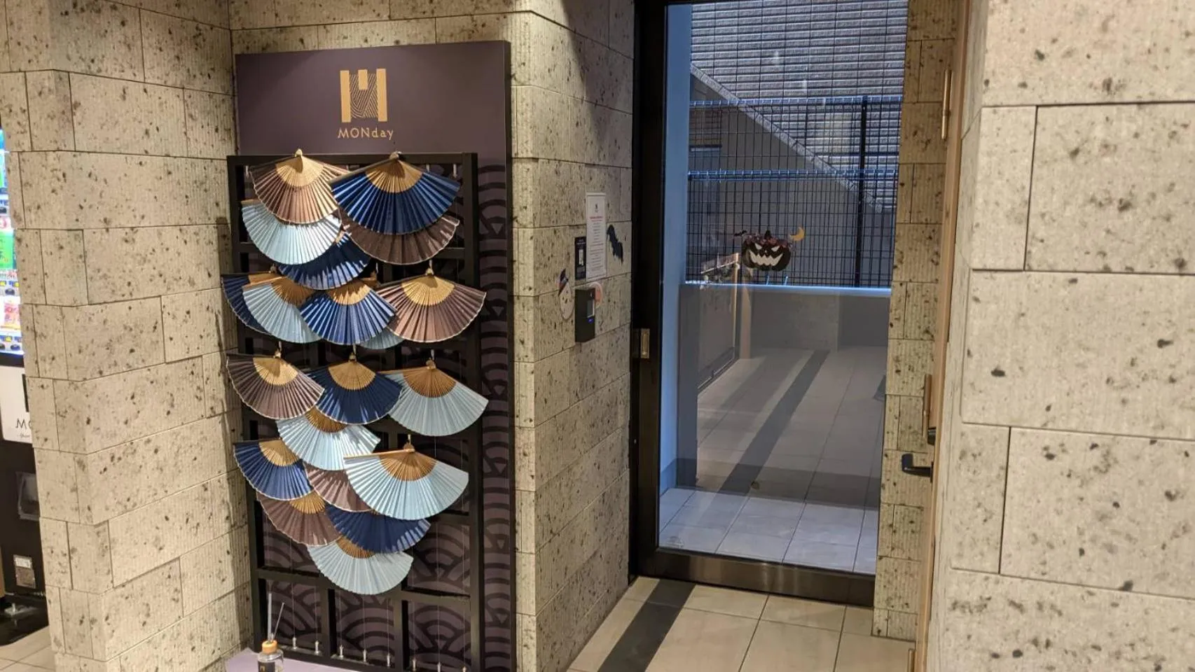 Lobby or reception in MONday Apart Ueno Shinokachimachi