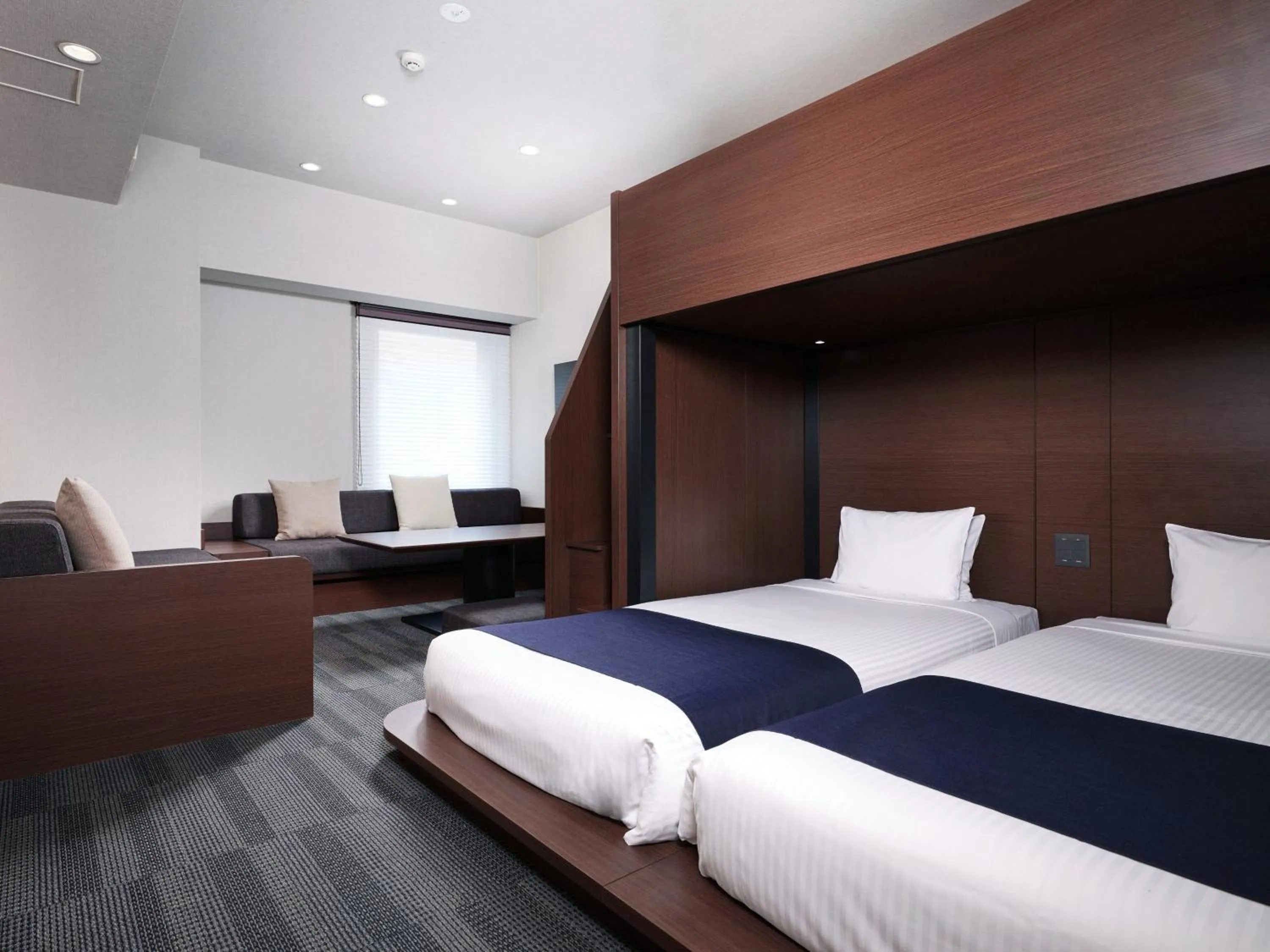 Bed in MONday Apart Ueno Shinokachimachi