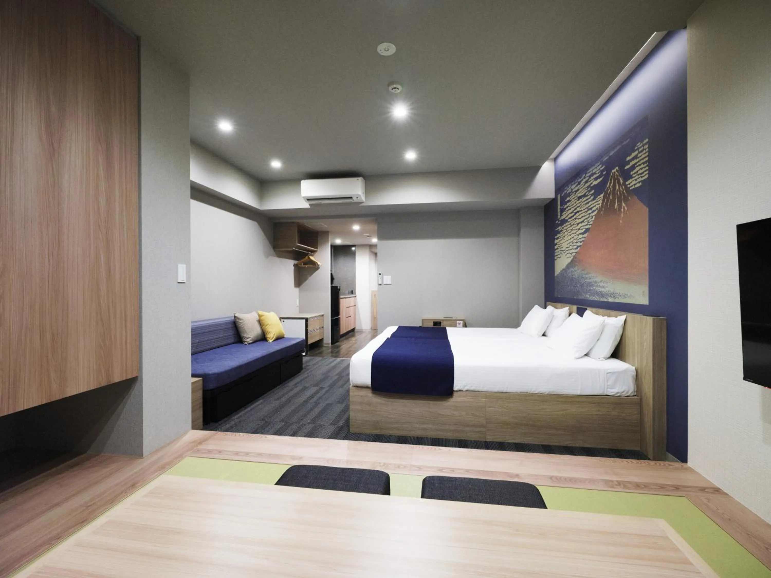 Bed in MONday Apart Ueno Shinokachimachi