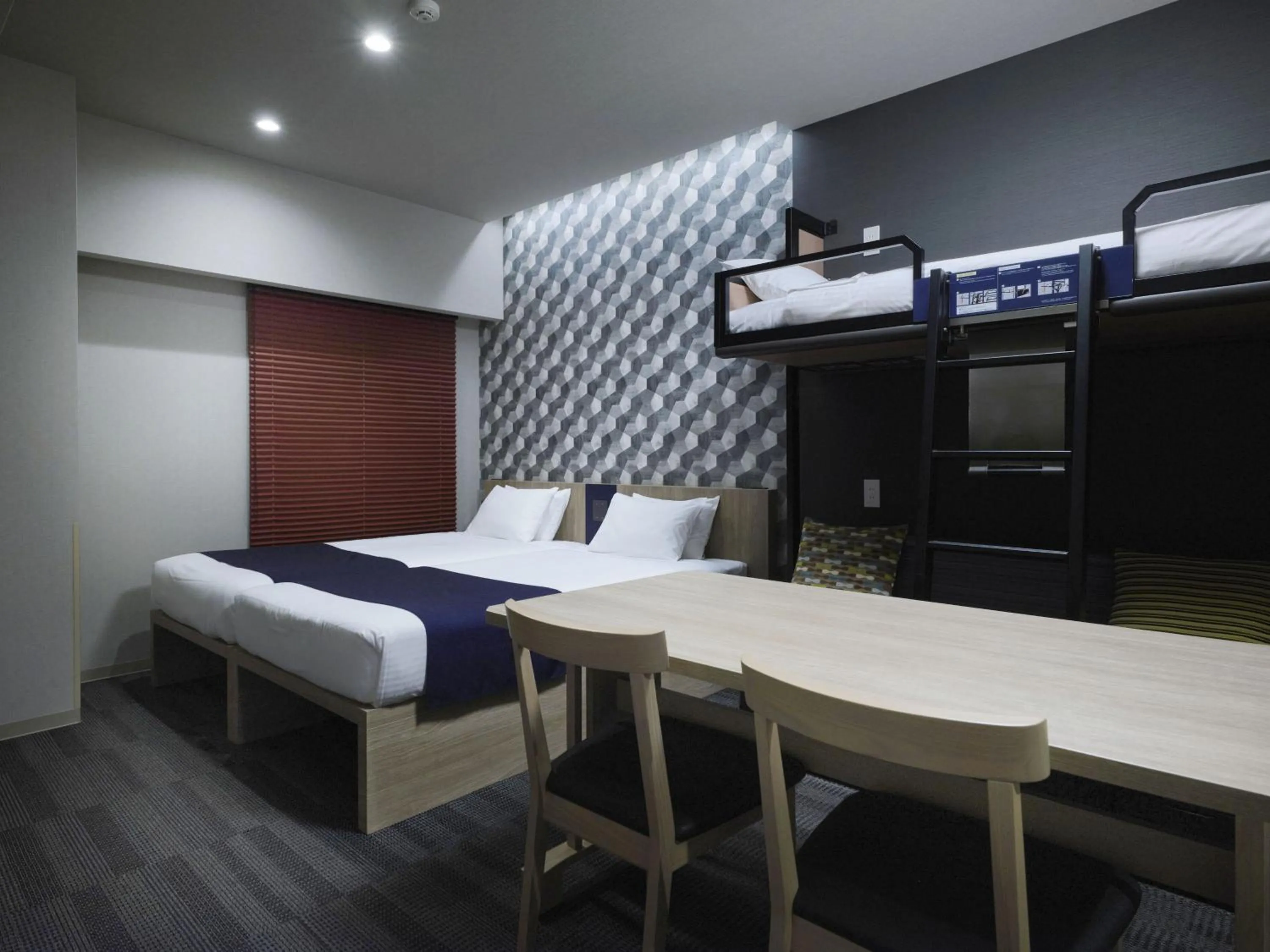 Bed in MONday Apart Ueno Shinokachimachi