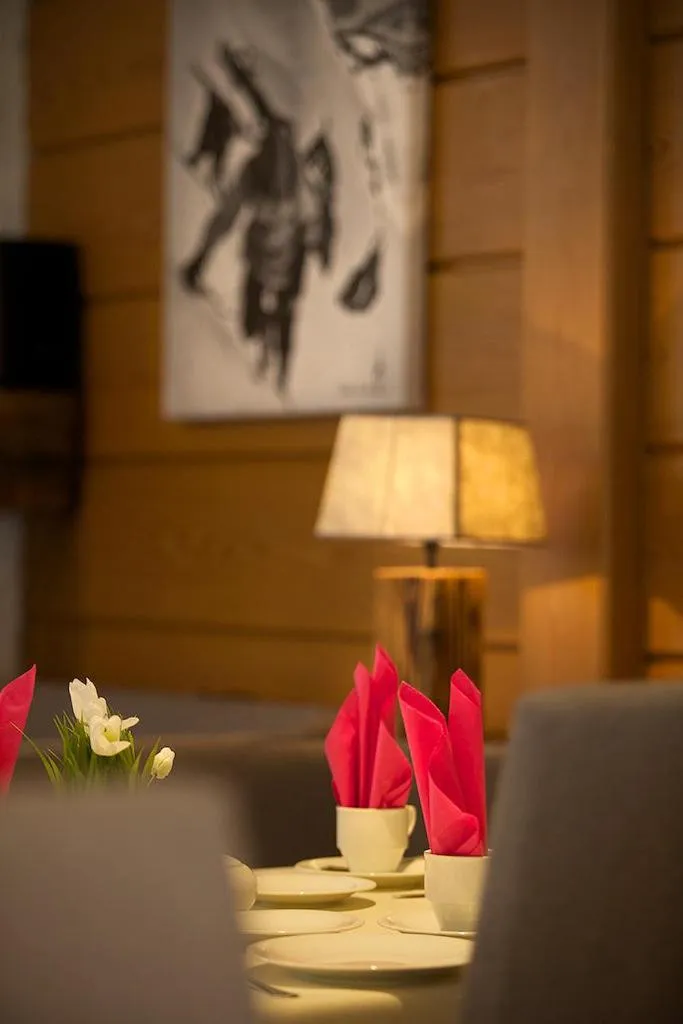 Restaurant/places to eat in Hotel Menning ***S