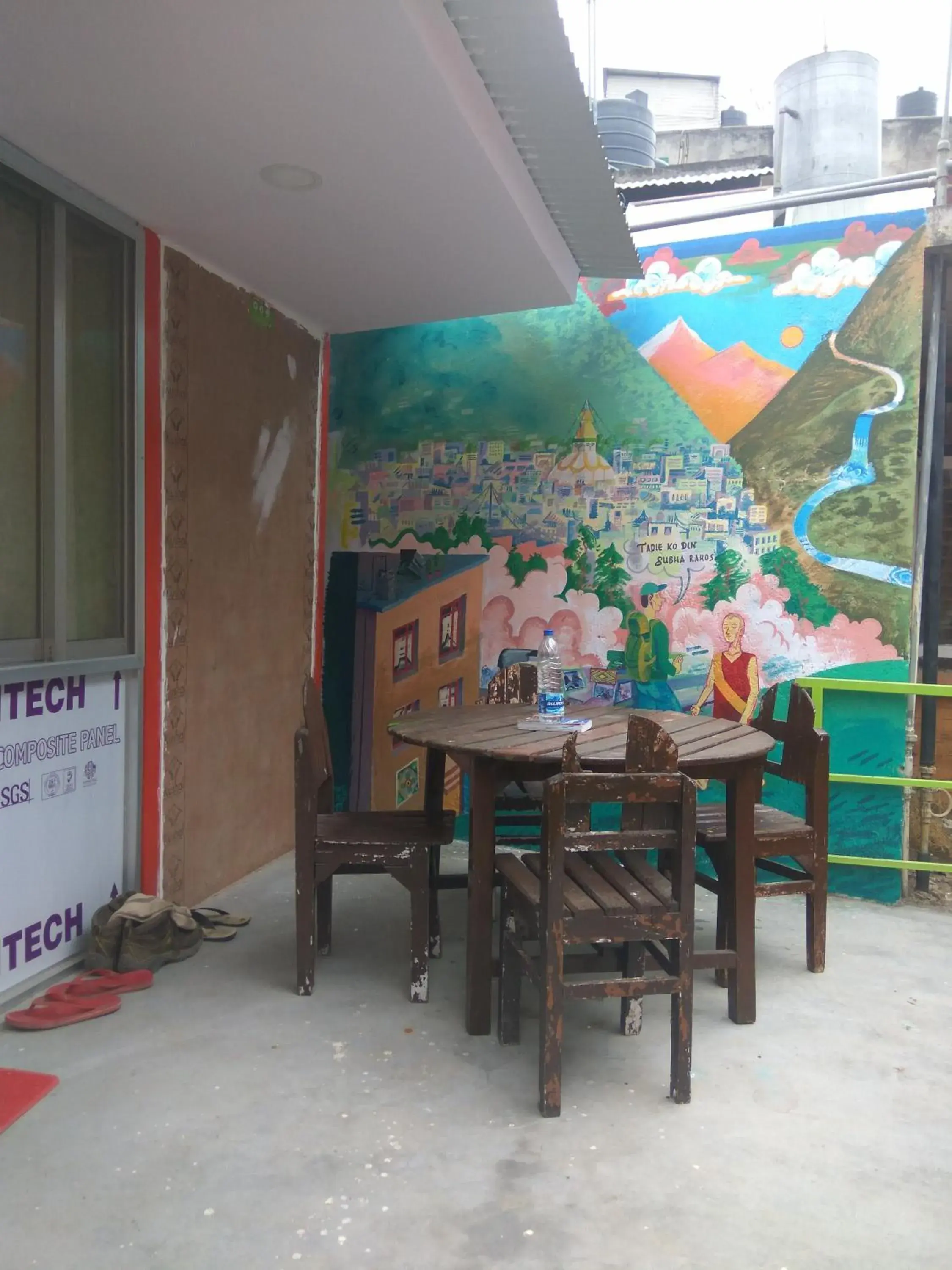 Bed in 6-Bed Dormitory Room in Beehive Hostel Kathmandu Bed in 6-Bed Dormitory Room in Beehive Hostel Kathmandu