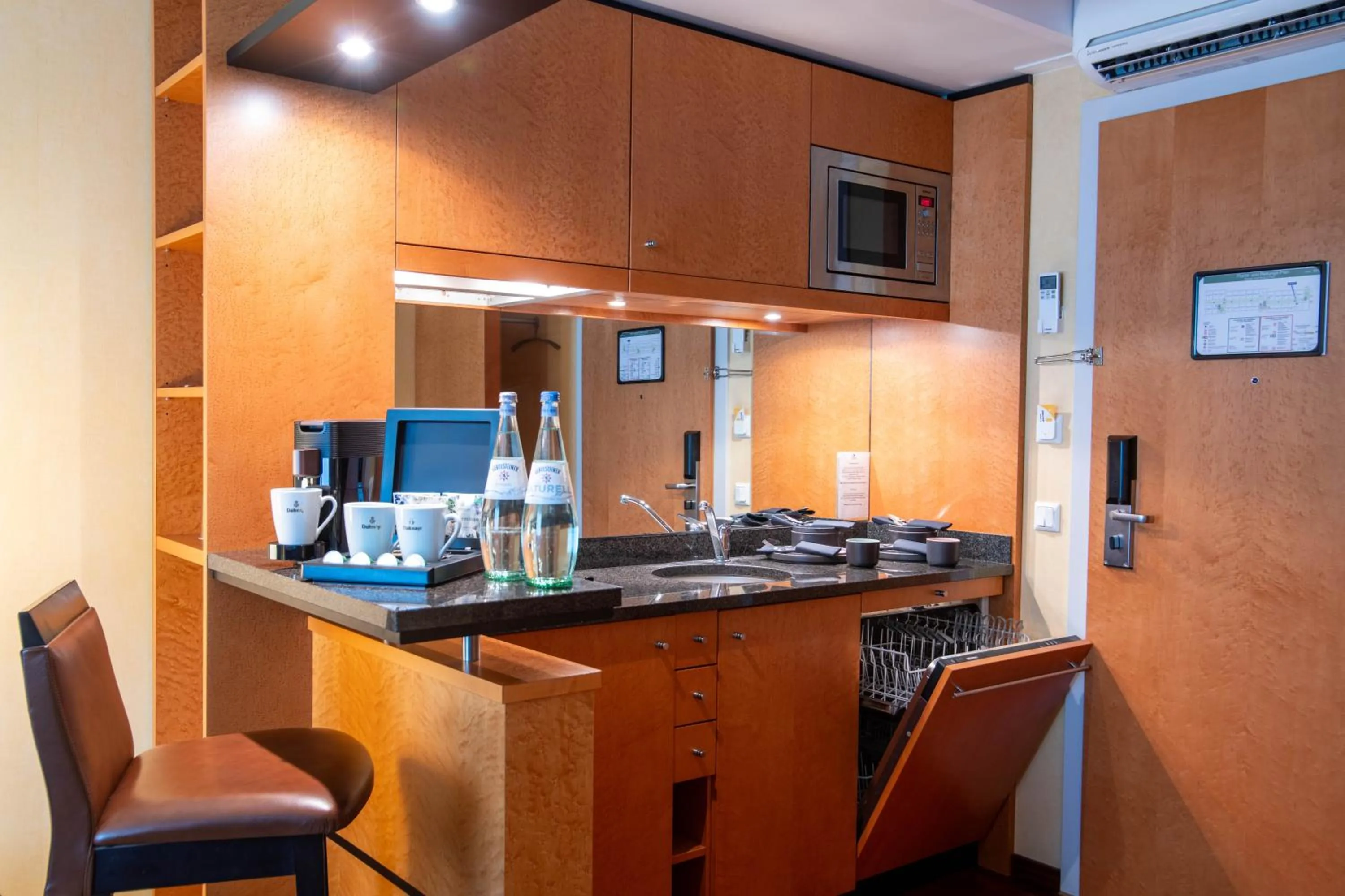 Restaurant/places to eat in Best Western Premier Airporthotel Berlin