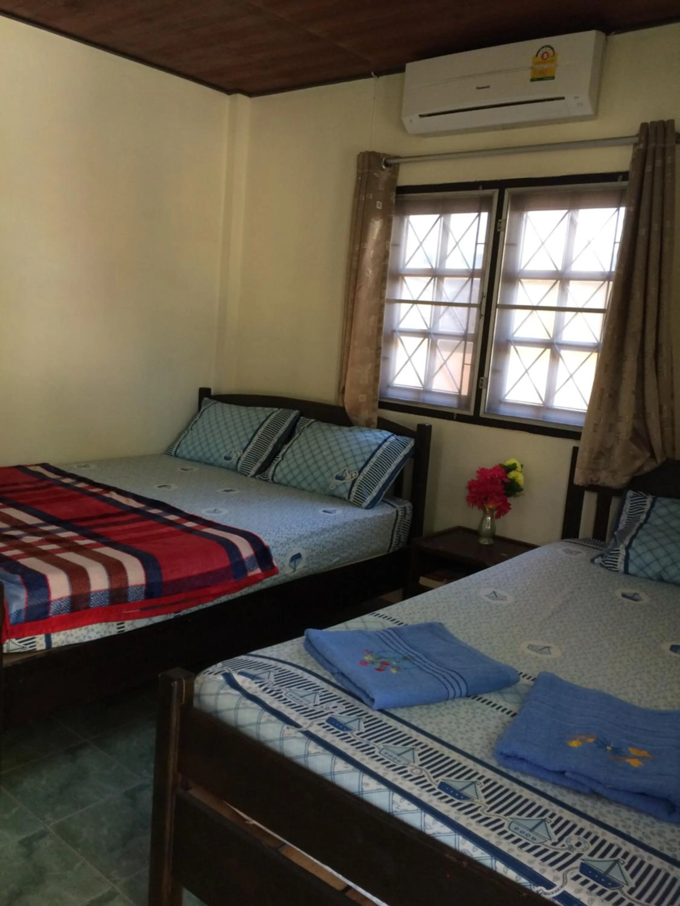 Photo of the whole room, Bed in Suksabai Resort