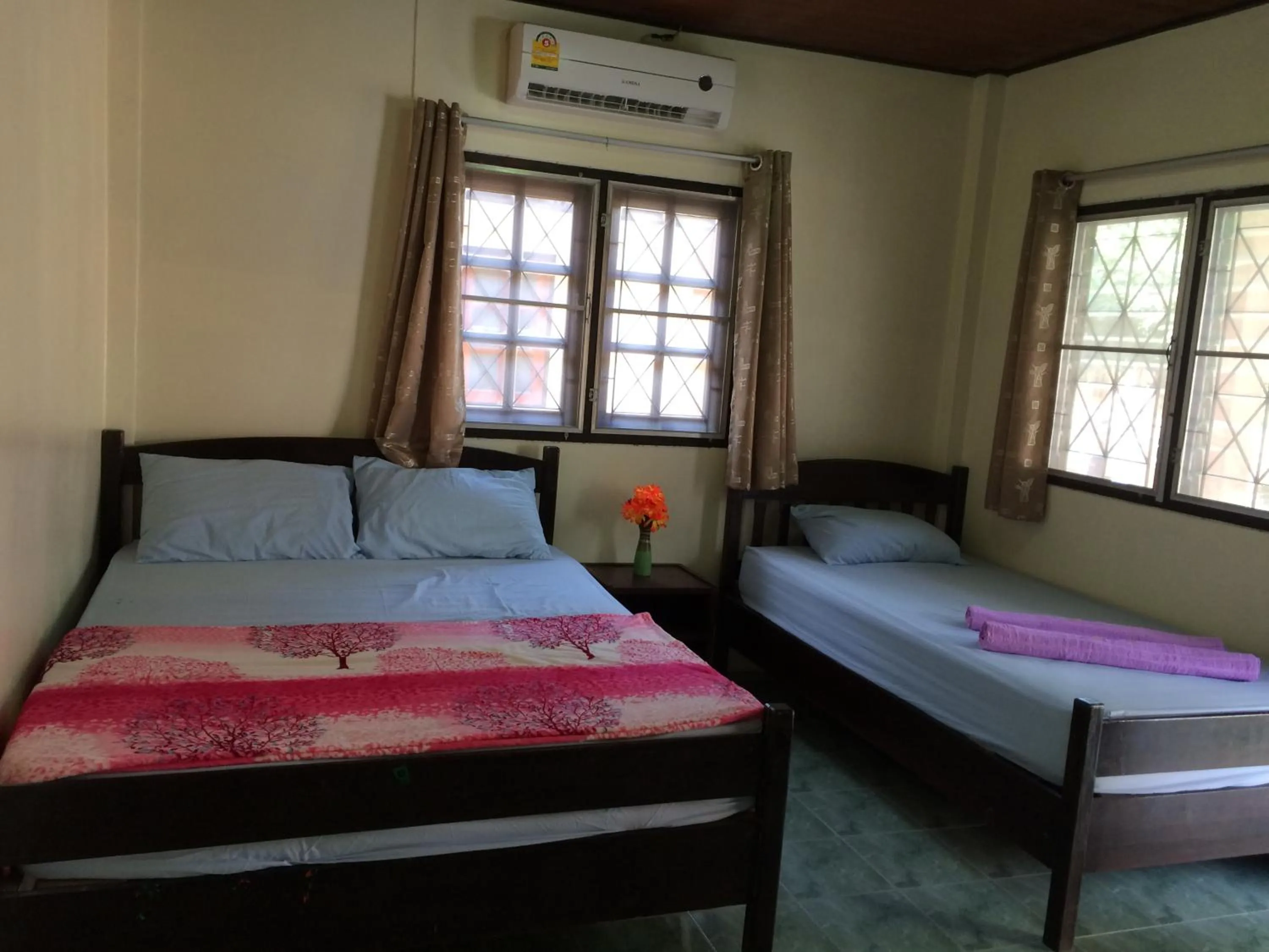 Bed in Suksabai Resort