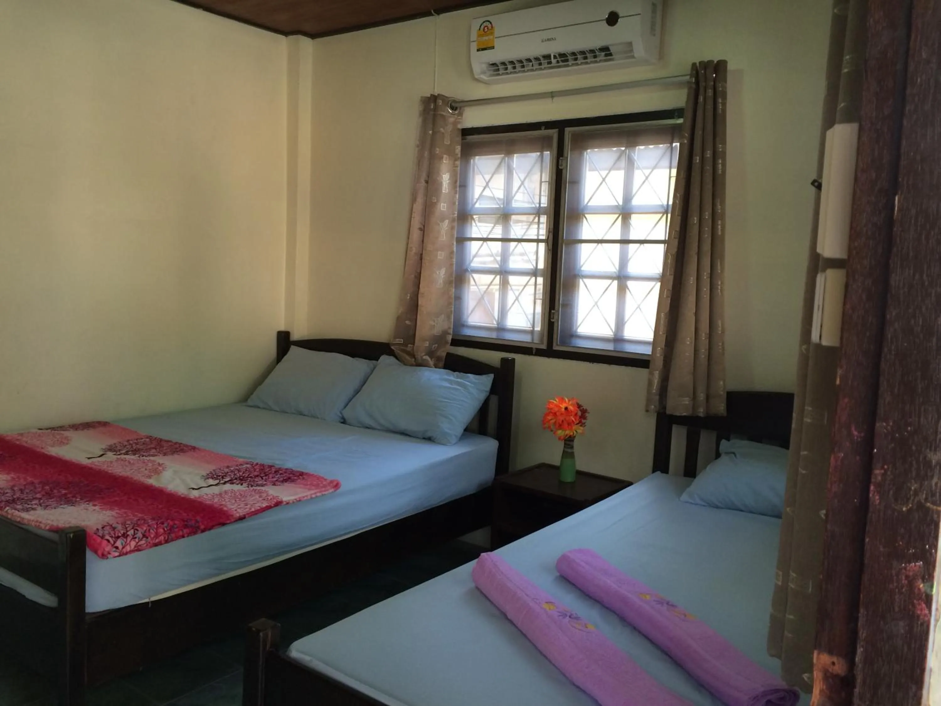 Photo of the whole room, Bed in Suksabai Resort