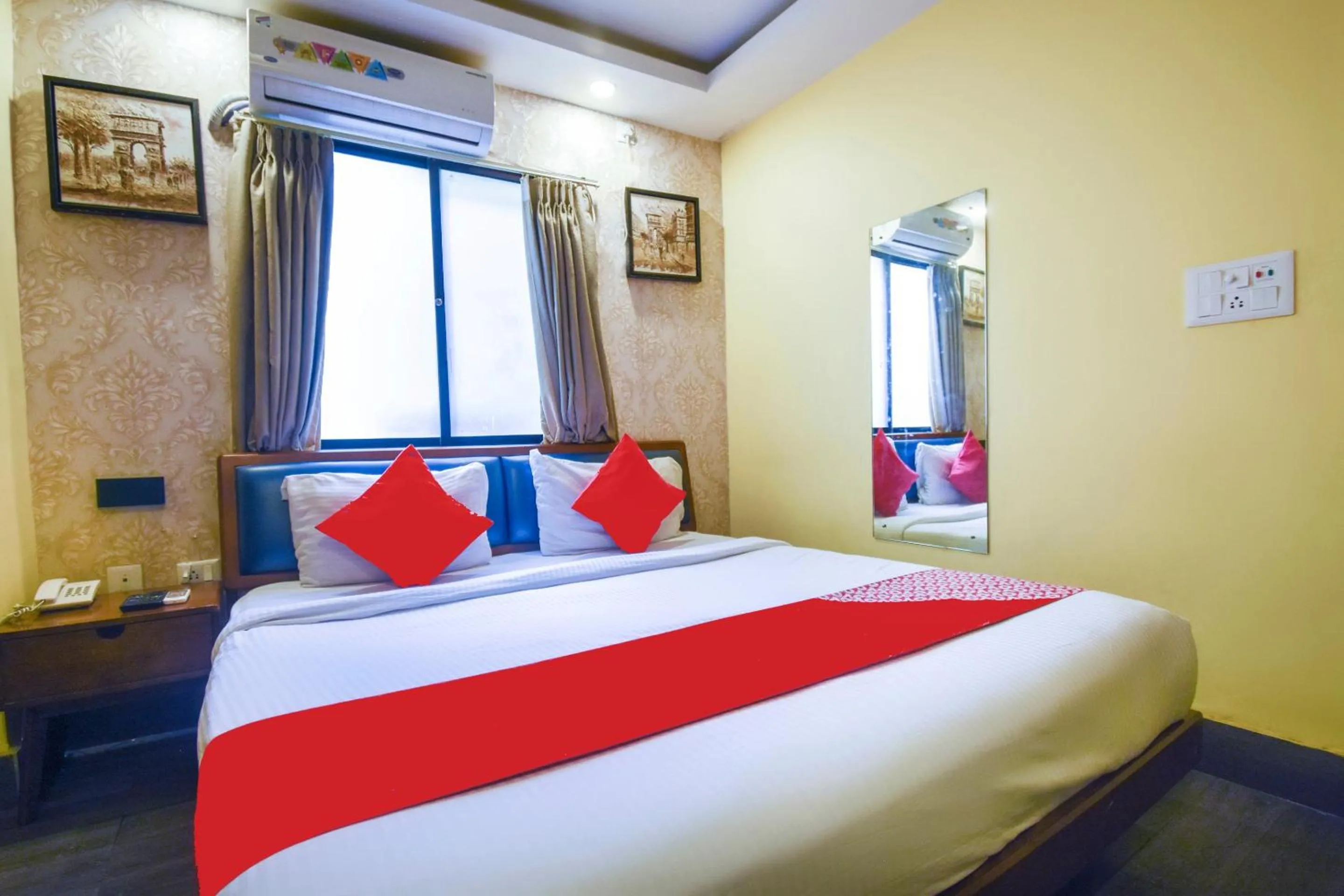 Bedroom, Bed in Kiaan Inn