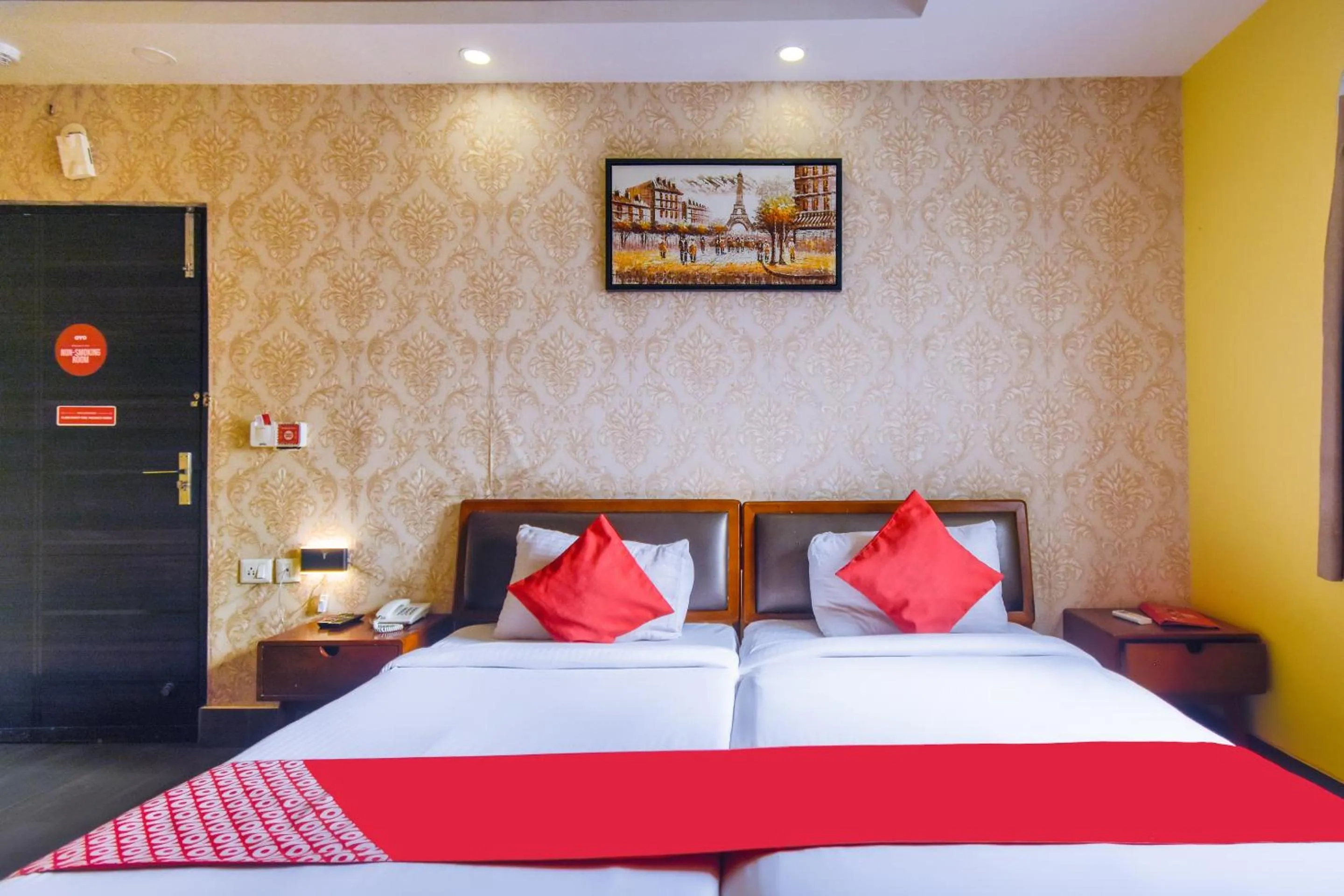 Bedroom, Bed in Kiaan Inn