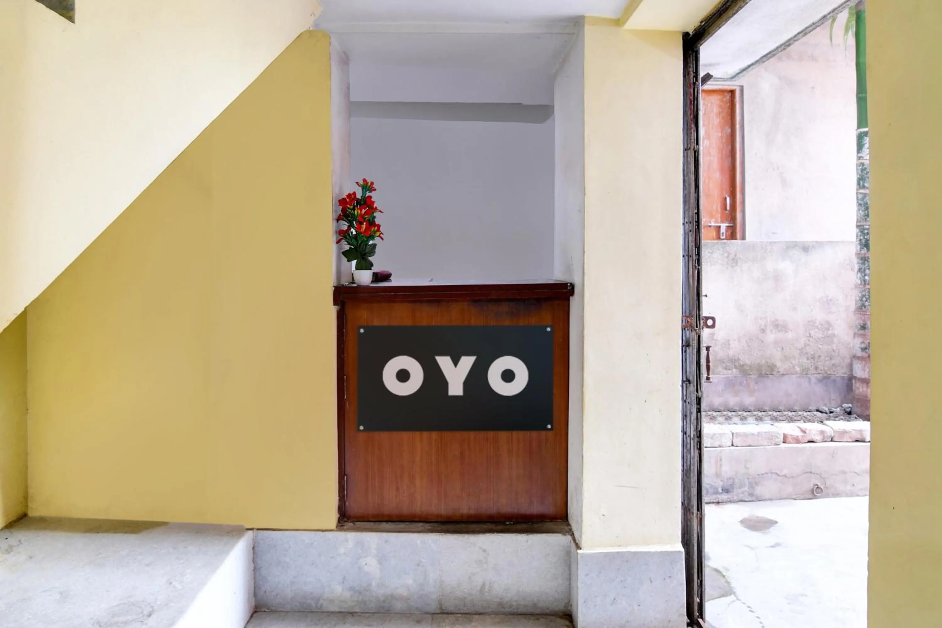 Lobby or reception in Hotel O Sonali Guest house