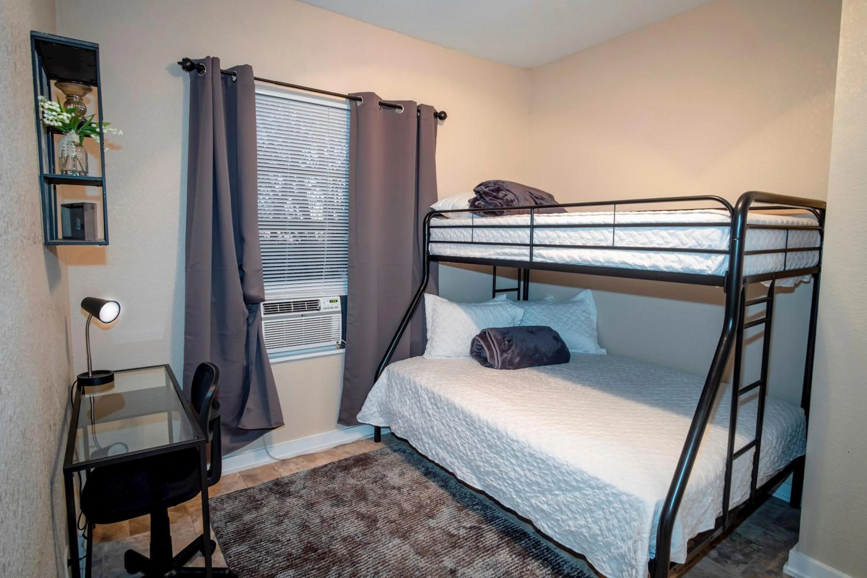 bunk bed, Bed in Cozy Downtown Guest House 2BR/1BA Sleeps 8