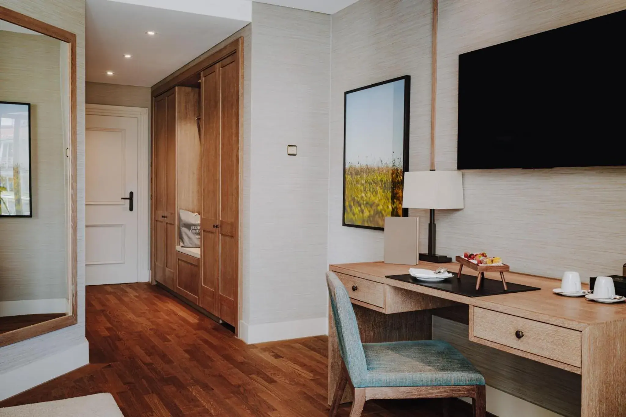 Elegant Nature Deluxe Double Room with Alpine View in Althoff Seehotel Überfahrt Elegant Nature Deluxe Double Room with Alpine View in Althoff Seehotel Überfahrt