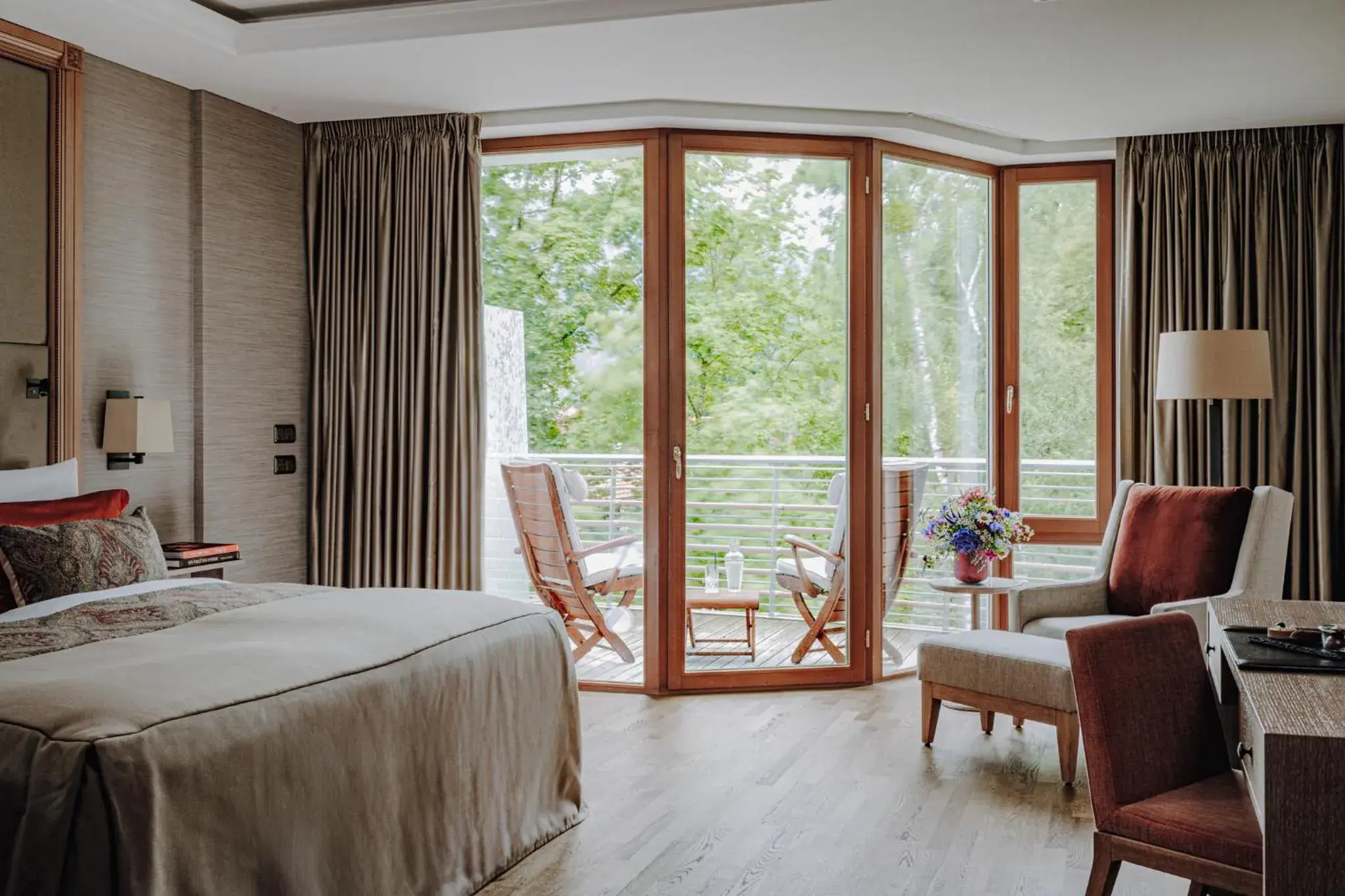 Elegant Nature Double Room with Alpine View in Althoff Seehotel Überfahrt Elegant Nature Double Room with Alpine View in Althoff Seehotel Überfahrt