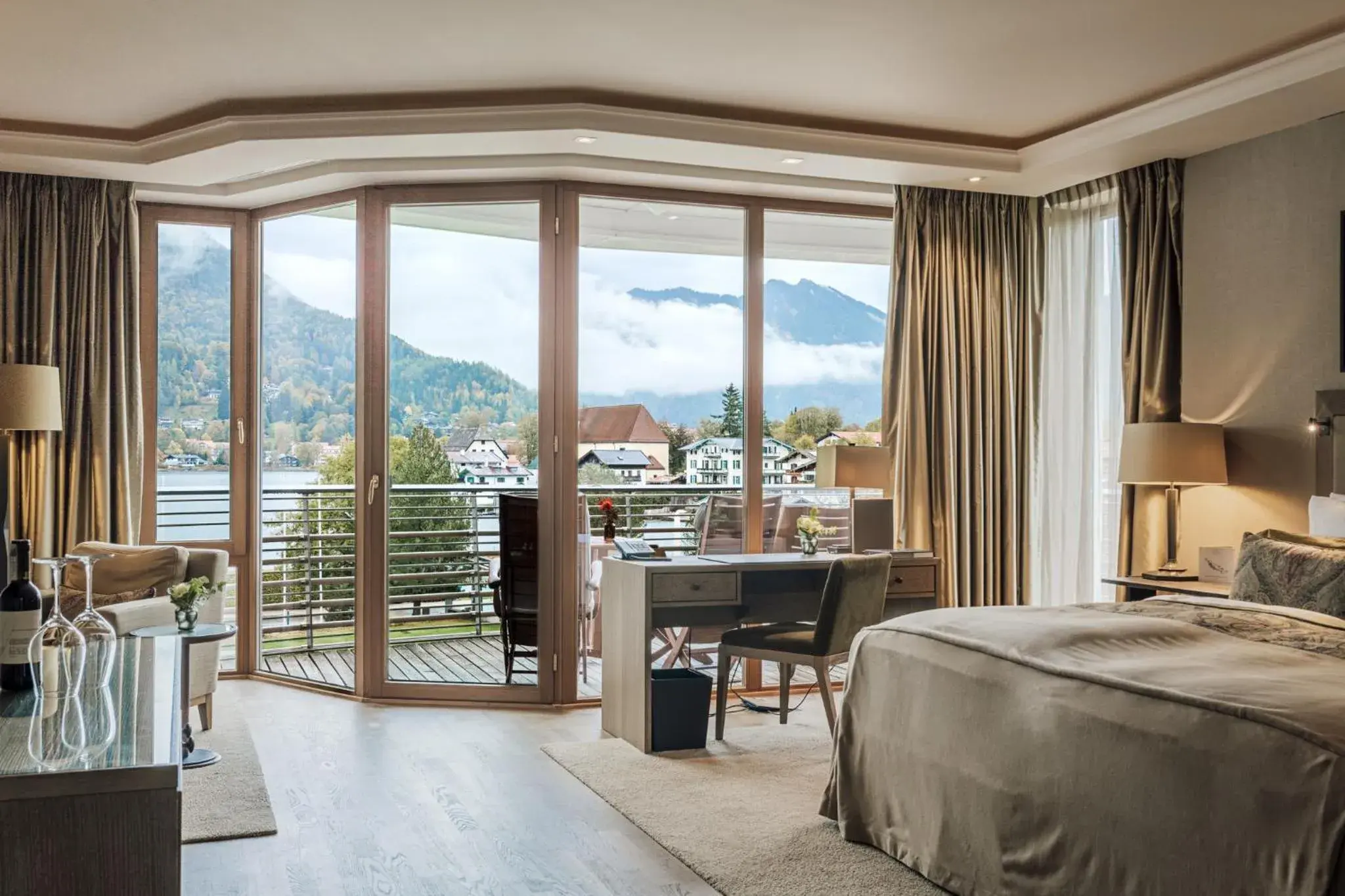 Elegant Nature Junior Suite Lake View in Althoff Seehotel Überfahrt Elegant Nature Junior Suite Lake View in Althoff Seehotel Überfahrt