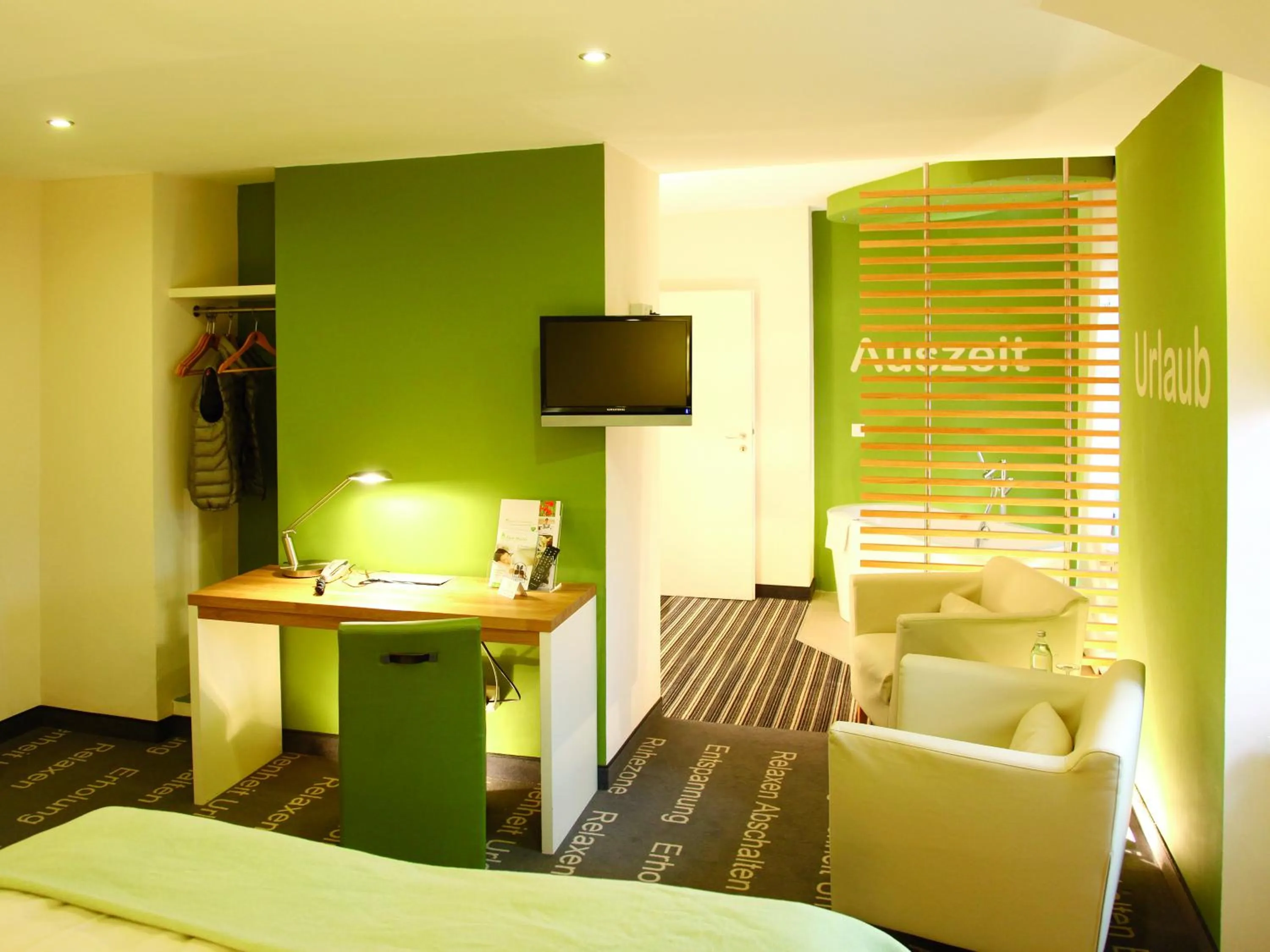 Living room, Bed in Flair Hotel Nieder