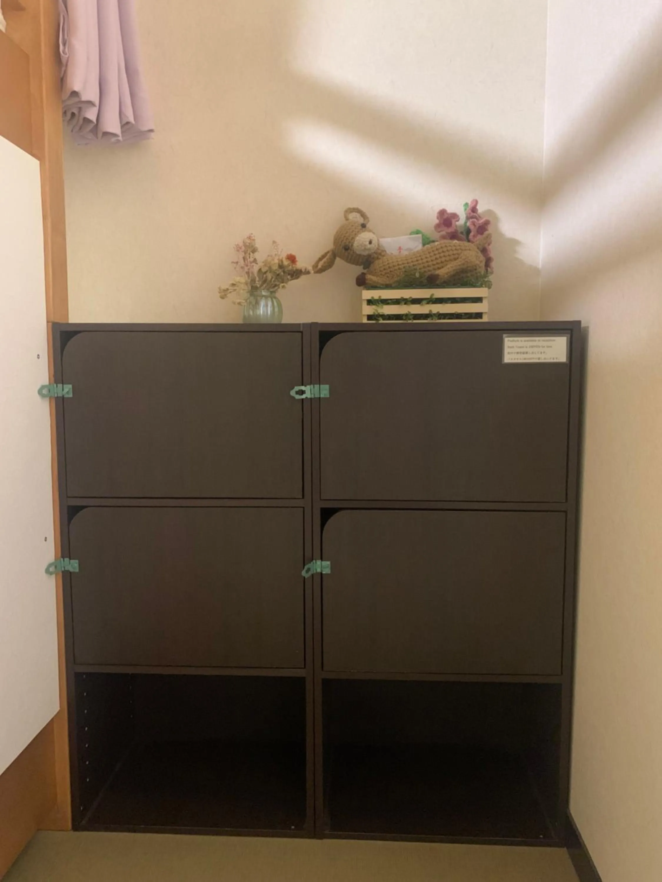 locker in Hilo Hostel