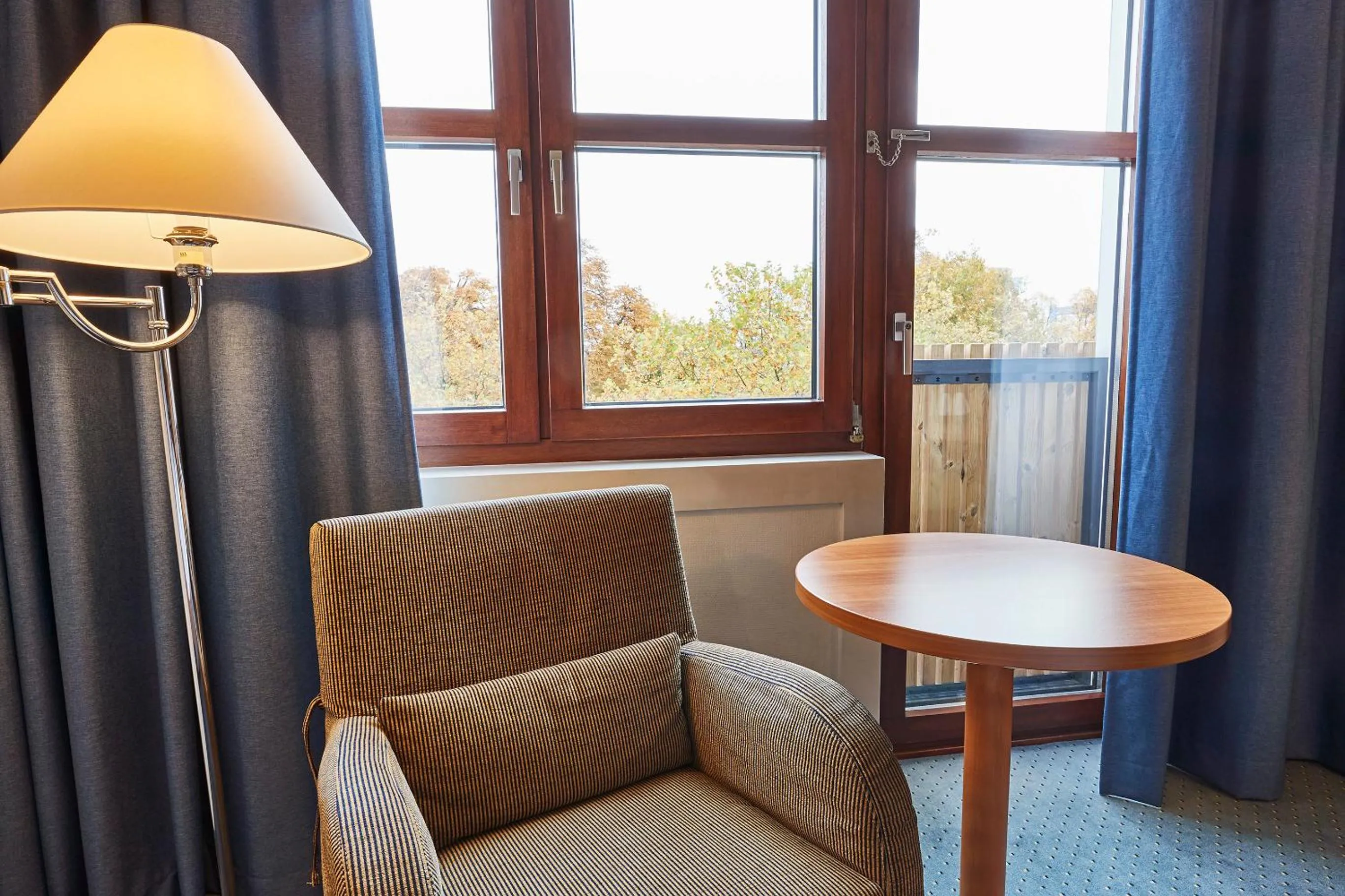 Seating area in Steigenberger Hotel Conti Hansa Kiel