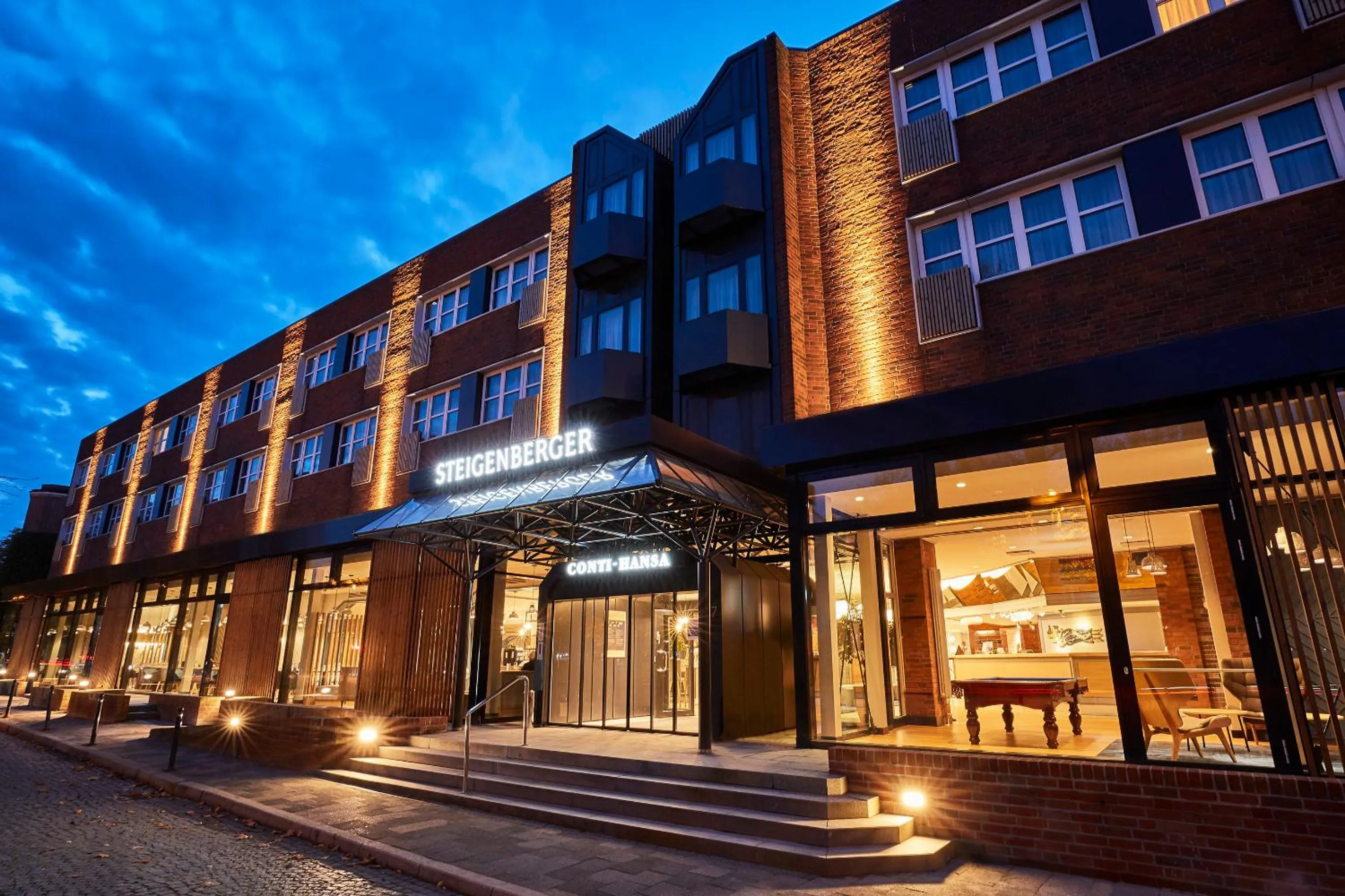 Facade/entrance in Steigenberger Hotel Conti Hansa Kiel