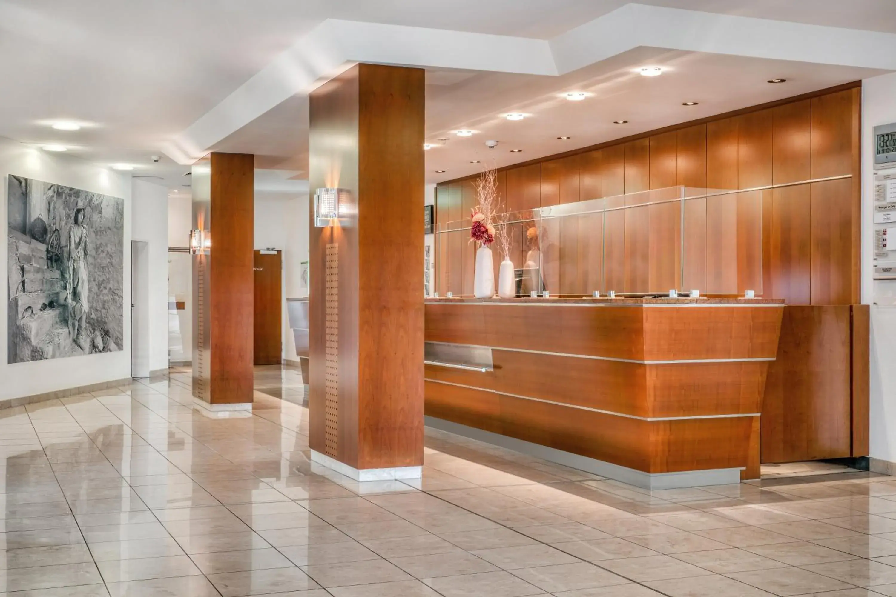 Lobby or reception in PARKHOTEL Hameln Lobby or reception in PARKHOTEL Hameln